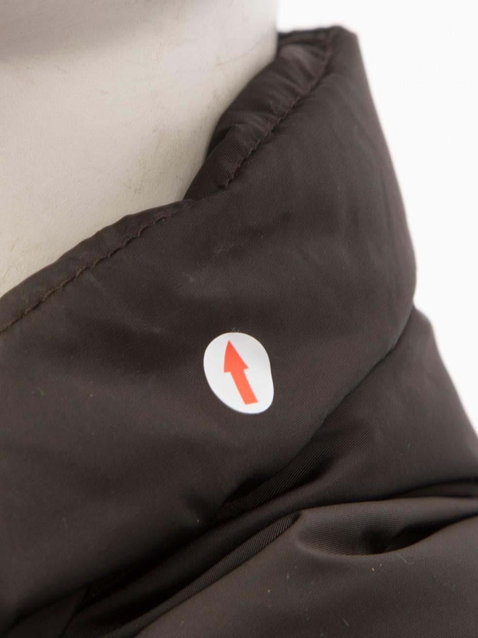Moncler Dunkelgrüne Viburnum Daunenjacke Größe XXL im Angebot 1