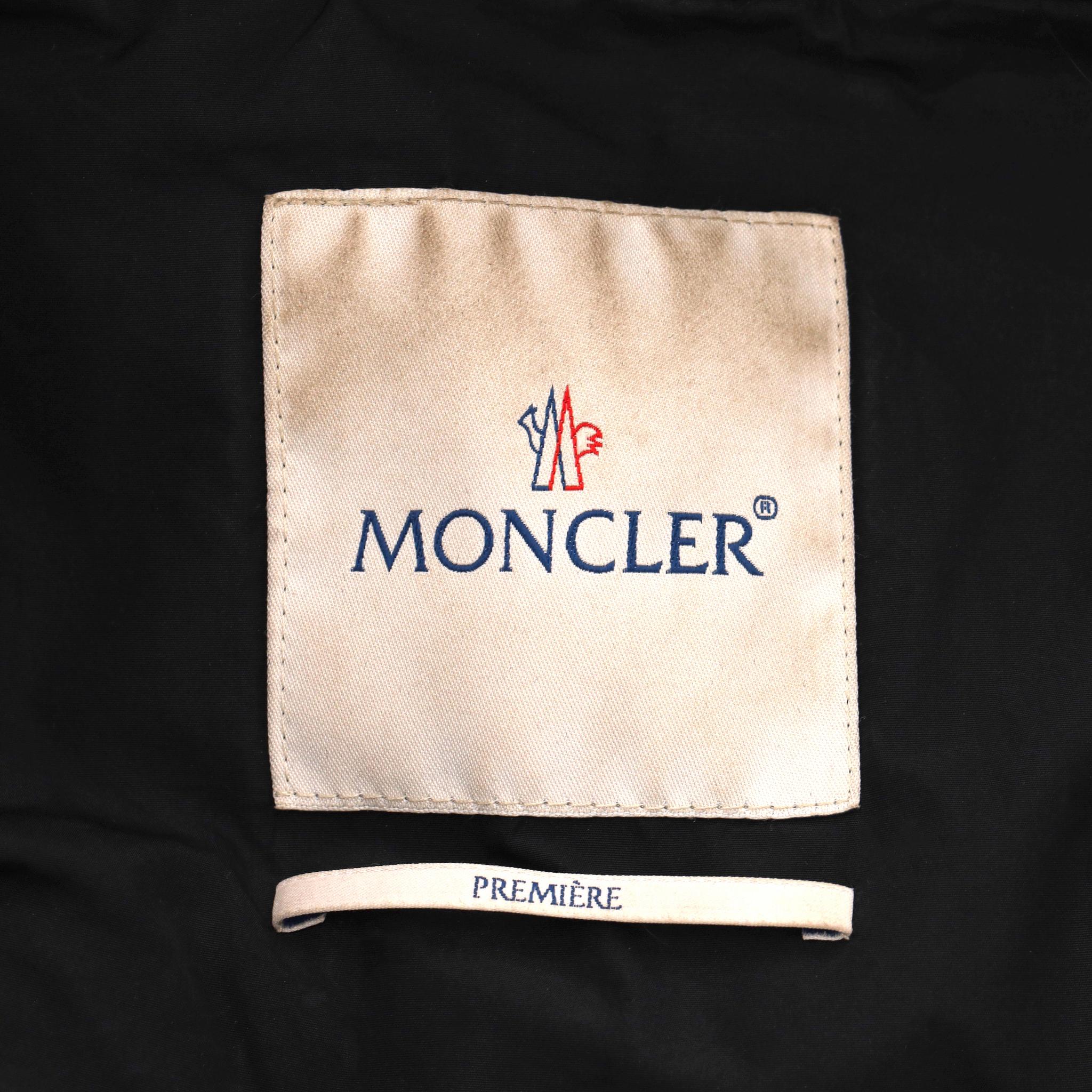 Giacca con cappuccio in pelliccia Moncler in vendita 4