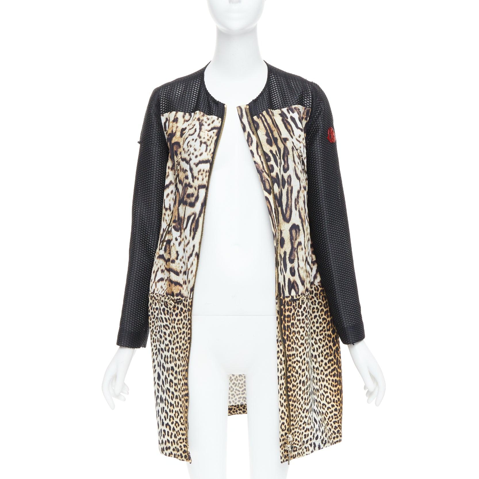 Grigio Moncler Gamme Rouge Cappotto lungo in rete con stampa leopardata marrone nero Sz0 in vendita