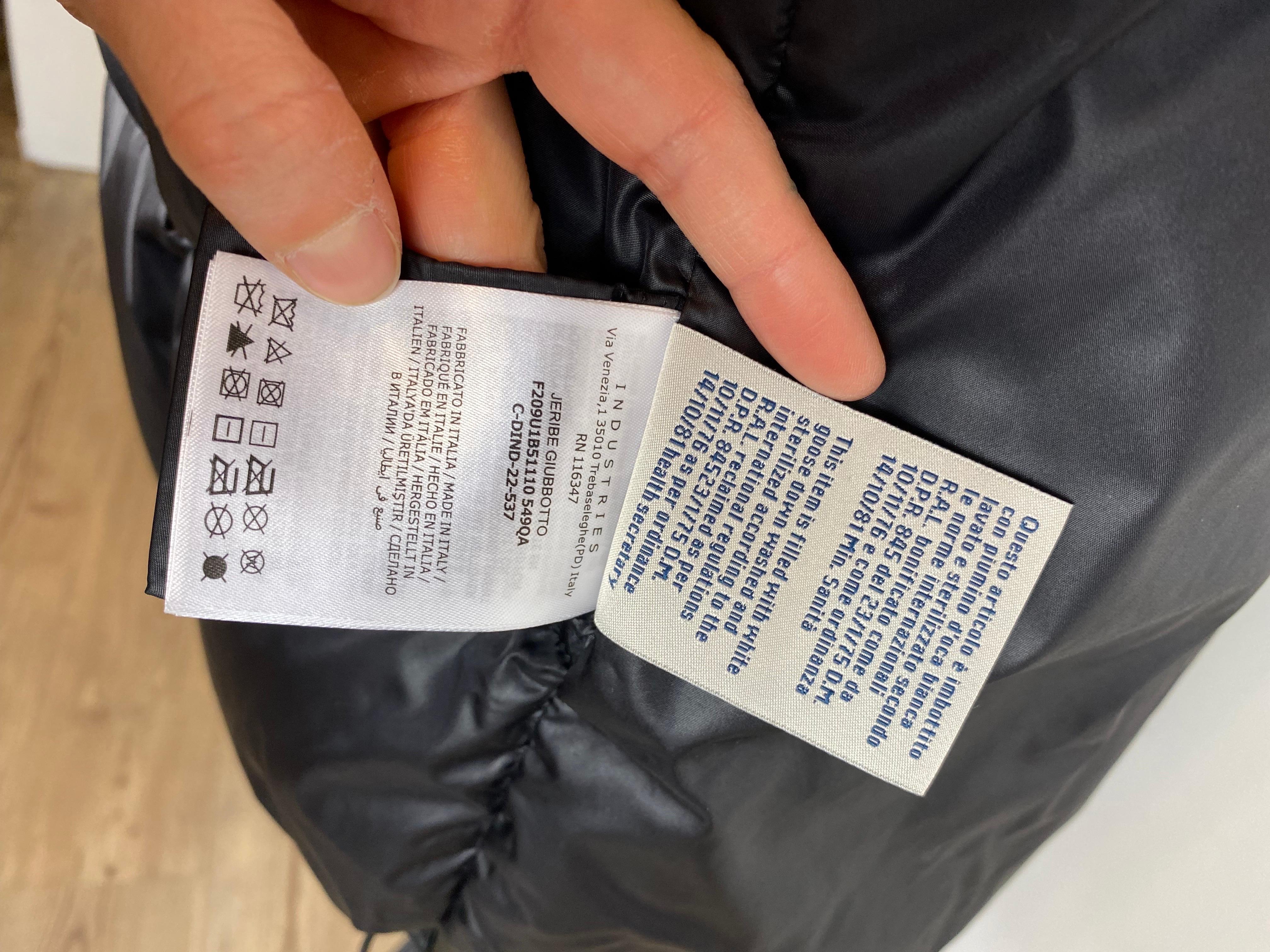 Chaqueta de plumón Moncler Genius negro para hombre.  Colección Moncler/JW Anderson. 6