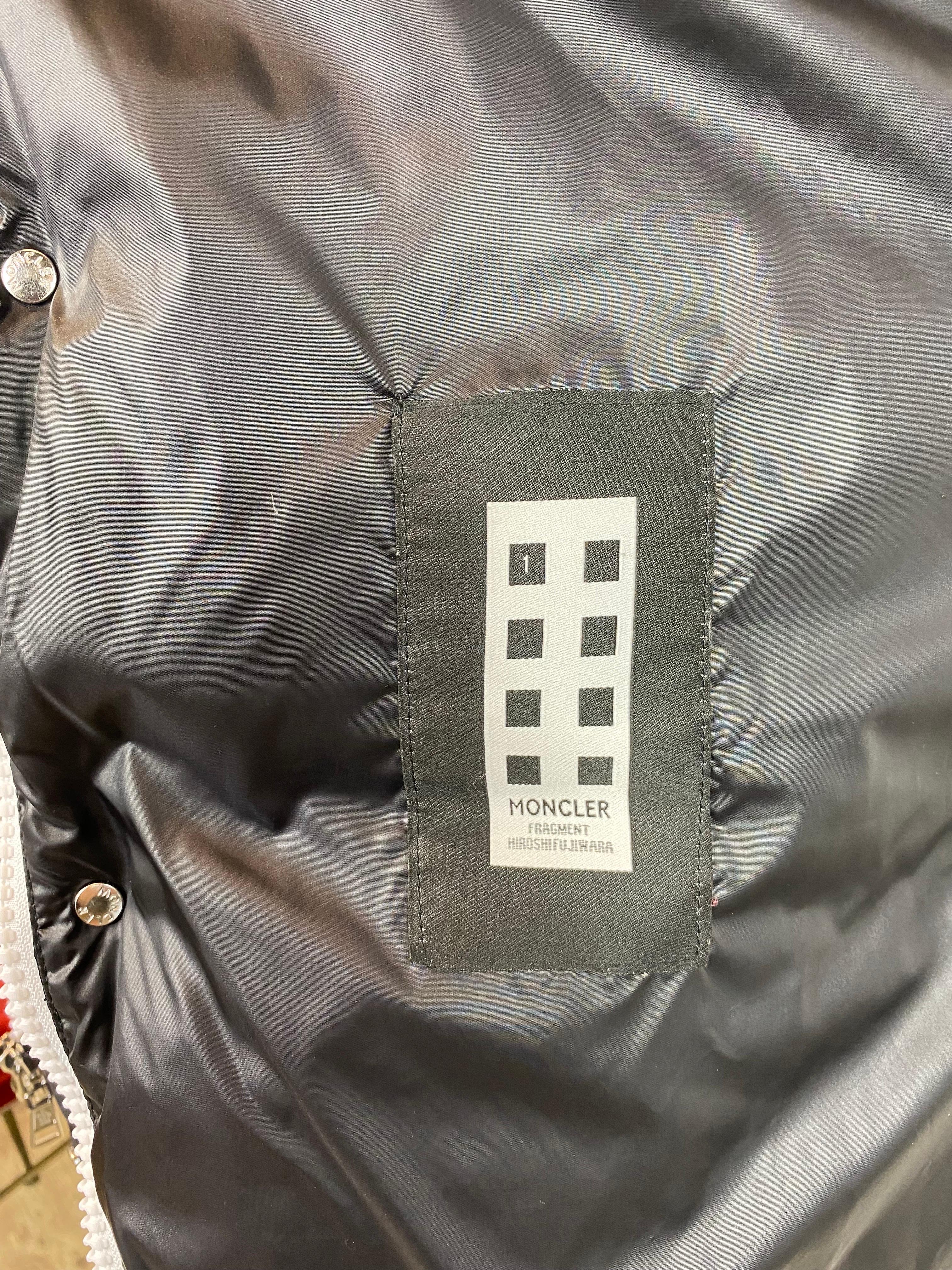 Chaqueta de plumón Moncler Genius negro para hombre.  Colección Moncler/JW Anderson. 3