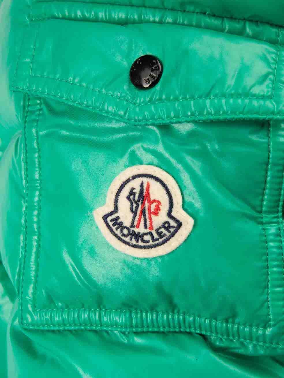 Moncler Grüne Bady-Puffer-Daunenjacke mit Kapuze Größe XS Damen im Angebot