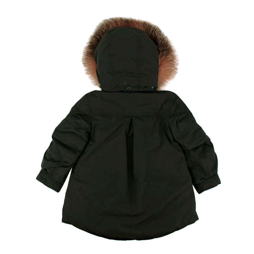 Moncler Green Fox Fur Trimmed Hooded Down Jacket 

-Super soft pink fox fur trim to the hood 
-Gorgeous forest green hue 
-Branded logo patch to the sleeve 
-2 pockets to the front 
-Soft warm down padding 
-Zip fastening to the front 
-Pleat detail