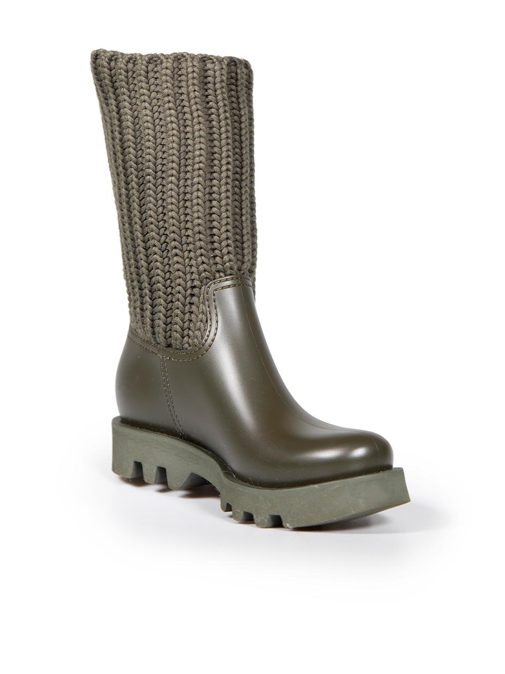 CONDITION is Very good. Hardly any visible wear to boots is evident on this used Moncler designer resale item. This item comes with original dust bag.
 
 
 
 Details
 
 
 Green
 
 Rubber
 
 Rain boots
 
 Knitted ankle
 
 Round toe
 
 Flatform sole
