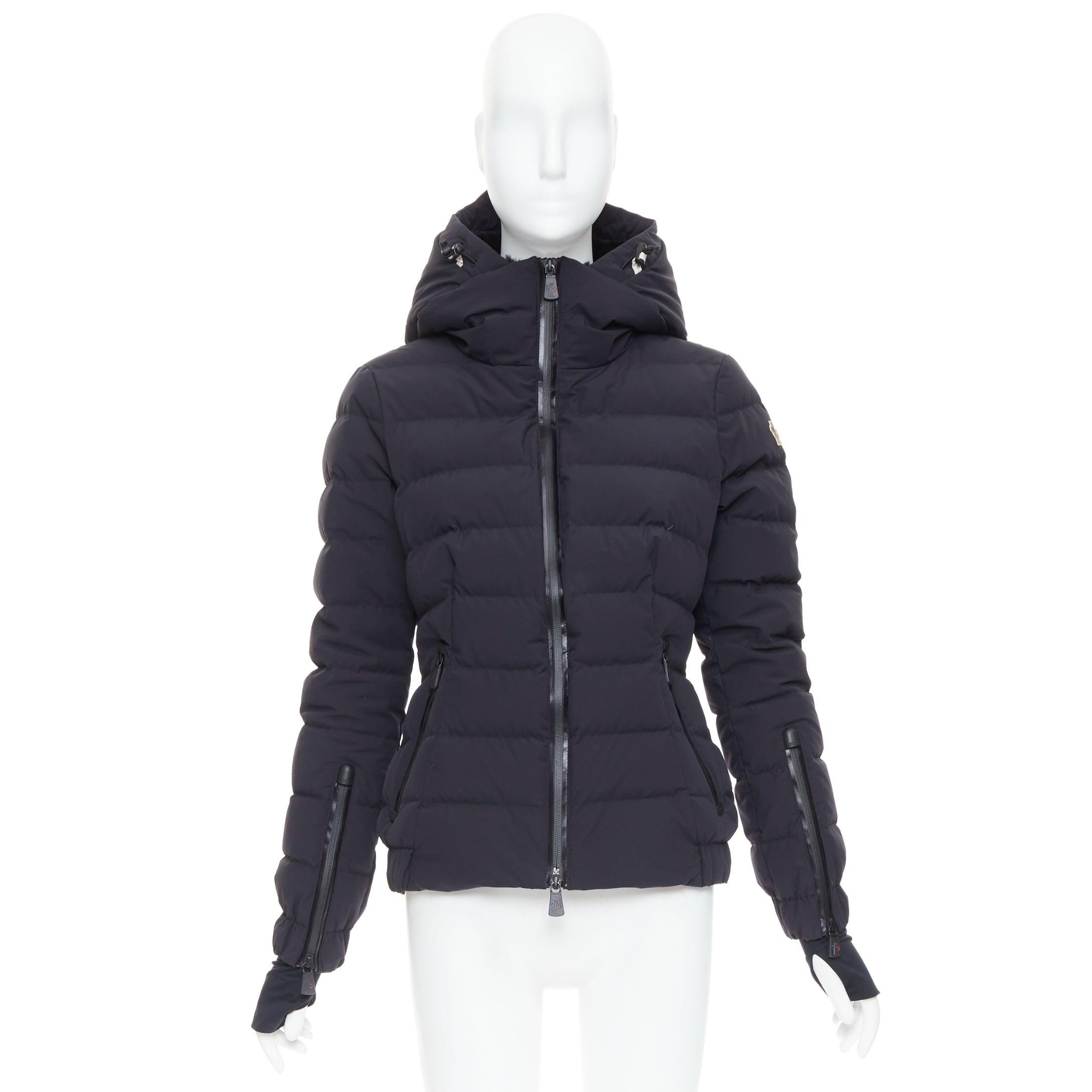 Moncler Grenoble Chena Giubbotto nero con giacca a vento aderente Sz2 M. in vendita 5