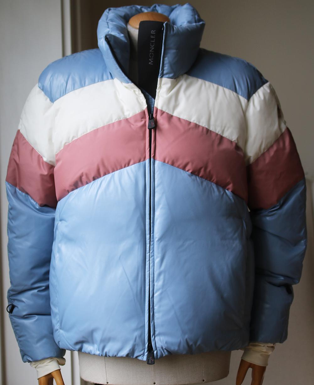 Moncler Grenoble's 'Lamar' jacket is perfect for active days on the slopes or brisk winter walks. Made from color-blocked shell panels, it's packed with insulating down while the adjustable toggled hood and hem lock in heat. Light-blue, white and