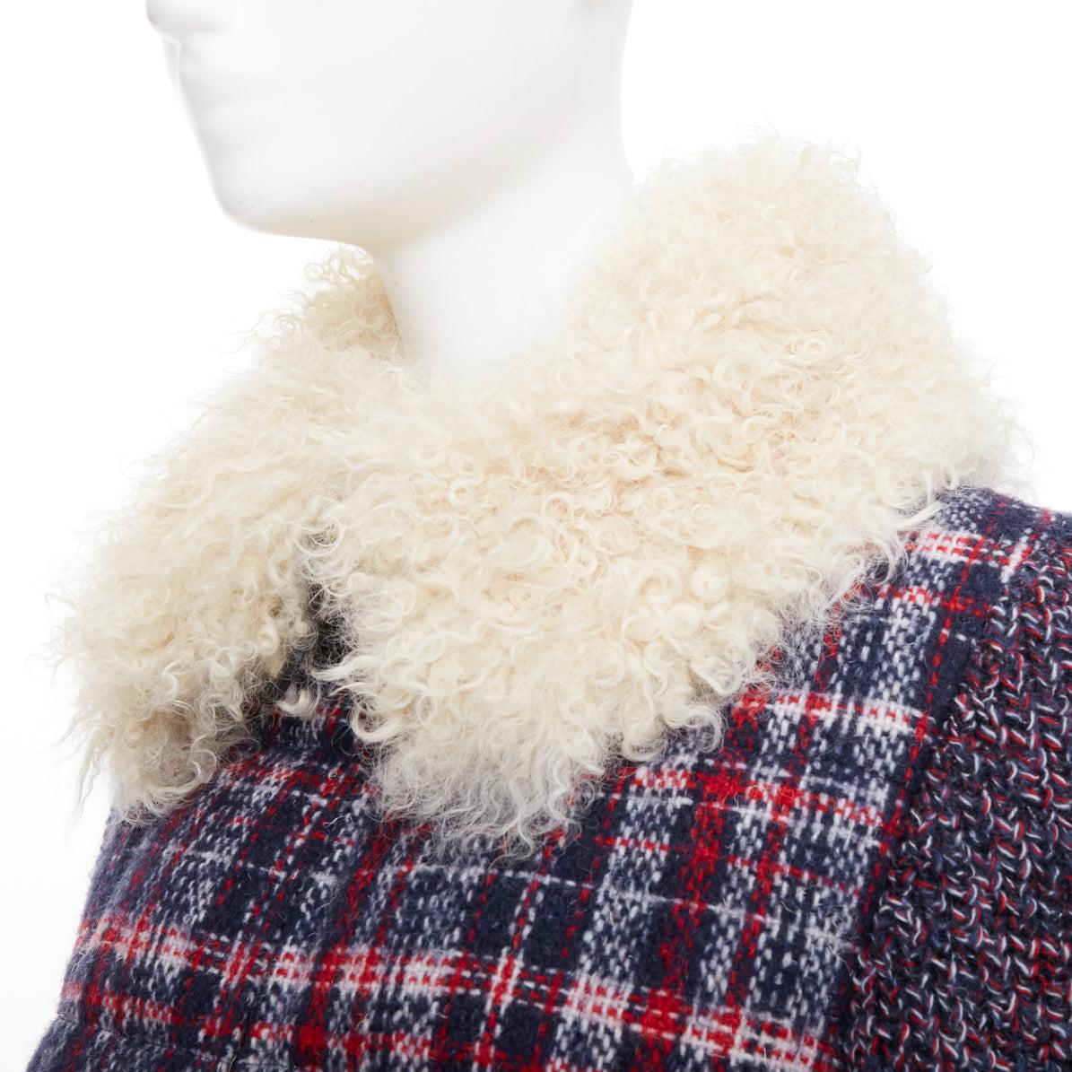 Moncler Grenoble Runway Soleil rosso blu tweed con collo in pelliccia d'agnello e piumino d'oca Sz.0 XS
Riferimento: SNKO/A00536
Marchio: Moncler
Model: Soleil
Collection'S: Grenoble
Materiale: Tweed, Pelliccia
Colore: Blu, Crema
Modello: