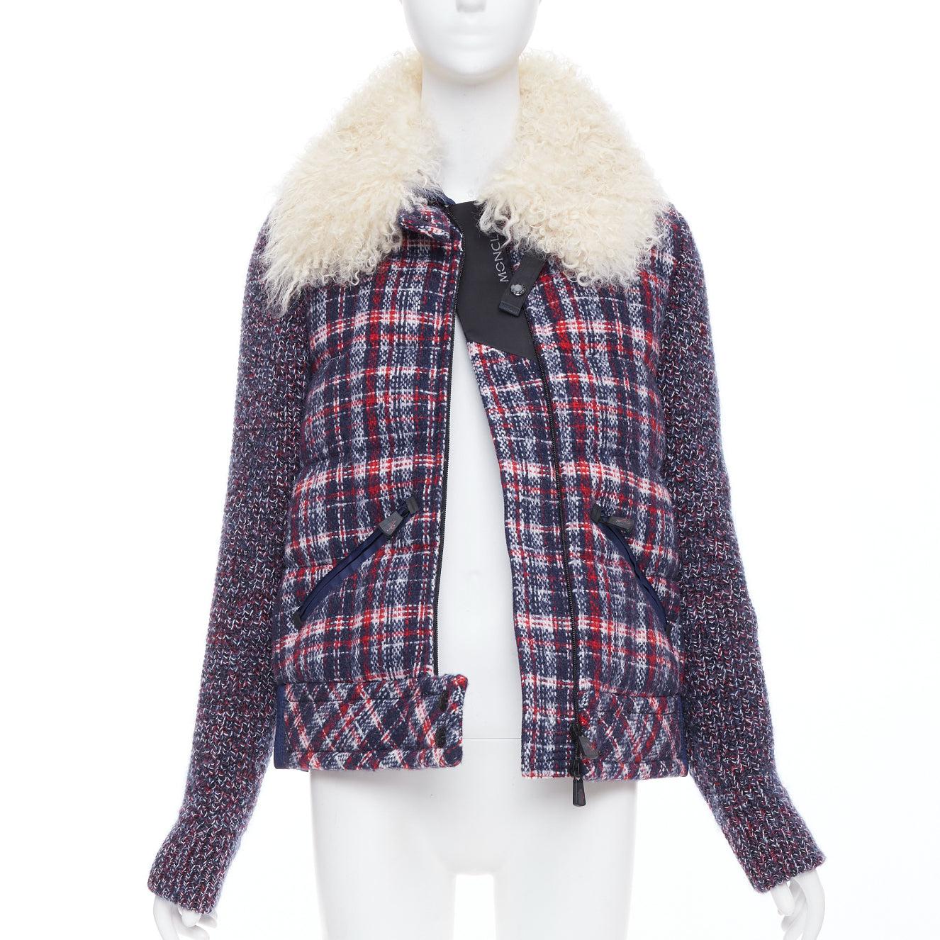 Grigio Moncler Grenoble Runway Soleil, giacca in pelliccia d'agnello con collo in piuma d'oca Sz.0 XS in vendita