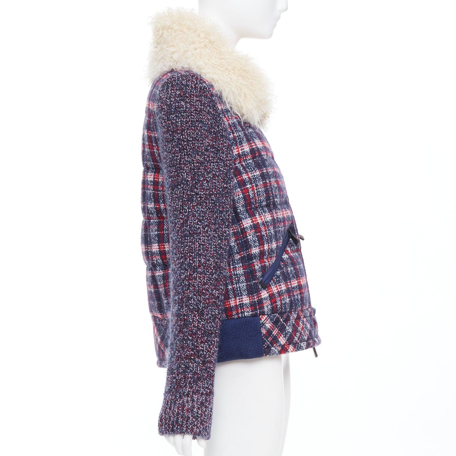 Donna Moncler Grenoble Runway Soleil, giacca in pelliccia d'agnello con collo in piuma d'oca Sz.0 XS in vendita