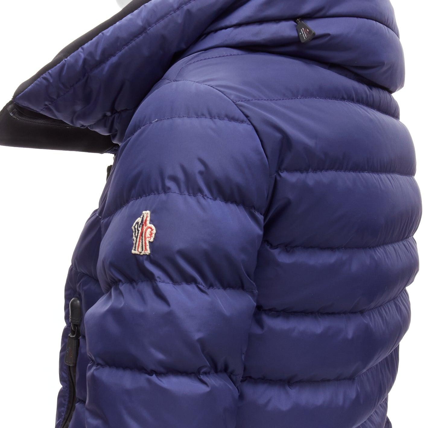 MONCLER GRENOBLE Vonne Giubbotto navy blue black down puffer jacket US00 XXS
Reference: SNKO/A00270
Brand: Moncler
Model: Vonne Giubbotto
Collection: Grenoble
Material: Nylon
Color: Blue, Black
Pattern: Solid
Closure: Zip
Lining: Black Down
Extra