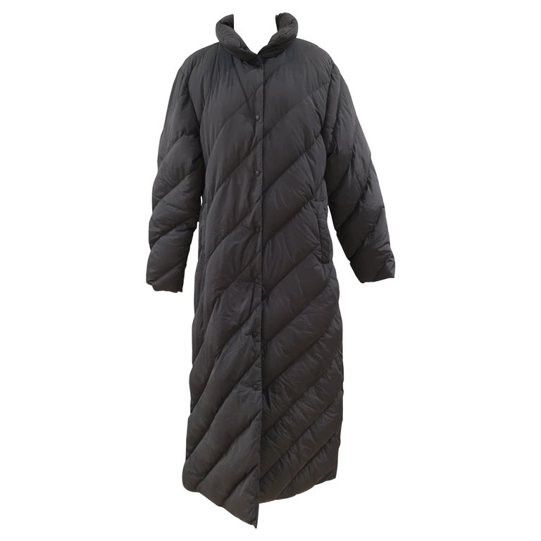 Moncler grey duvet coat For Sale at 1stDibs