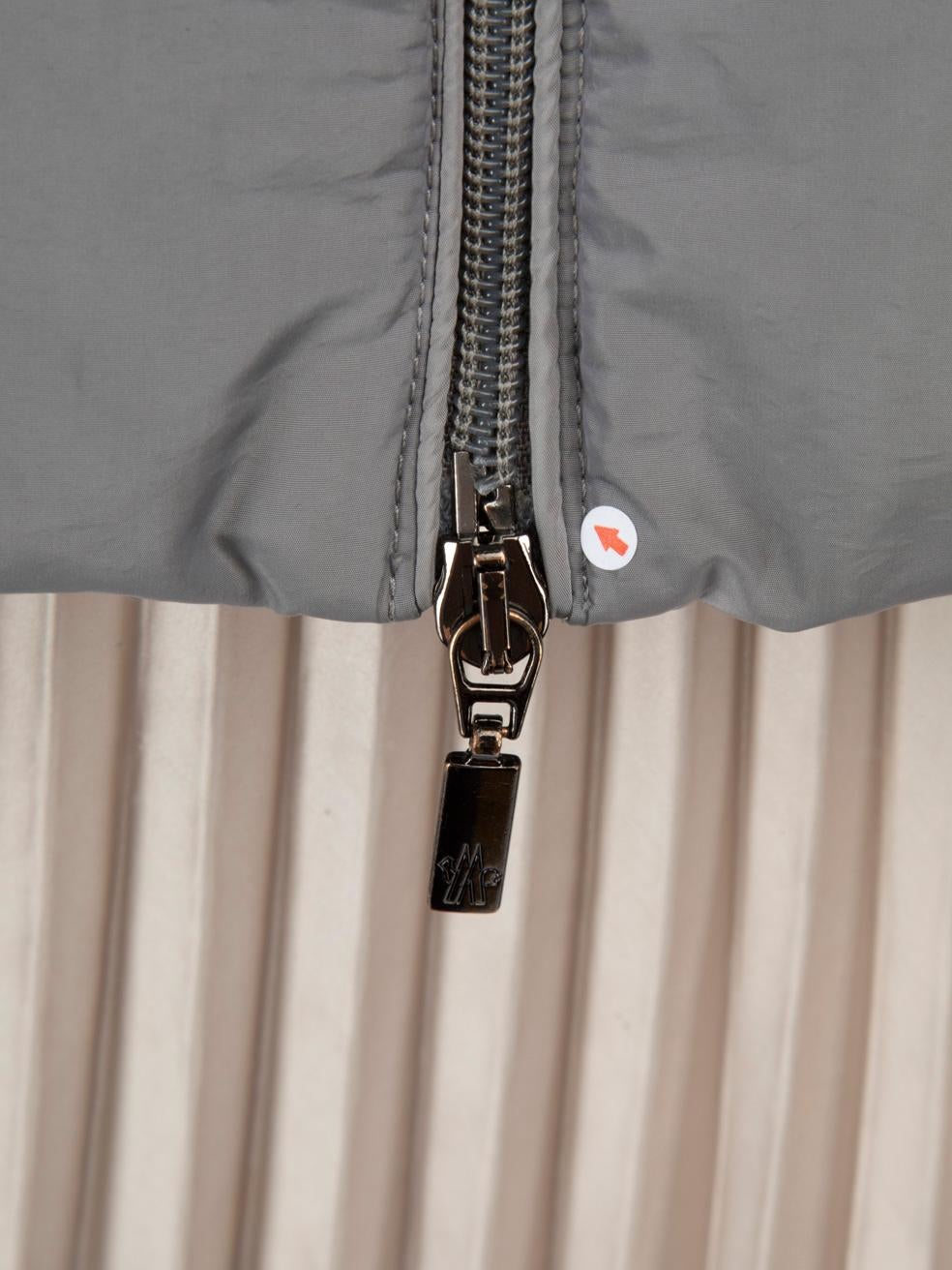 Moncler Grey Quilted Puffer Coat Size S For Sale 1