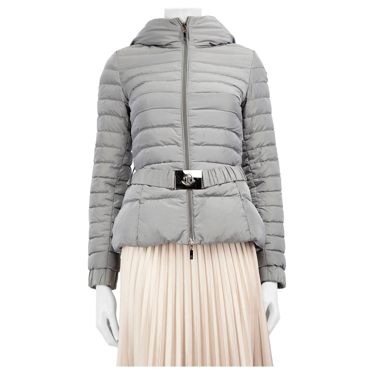 Moncler, giacca trapuntata grigia, taglia S in vendita