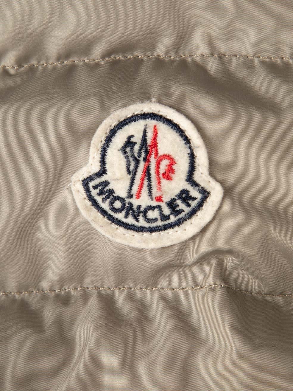 Moncler manteau gris à col en peau de mouton, taille XL Pour femmes en vente