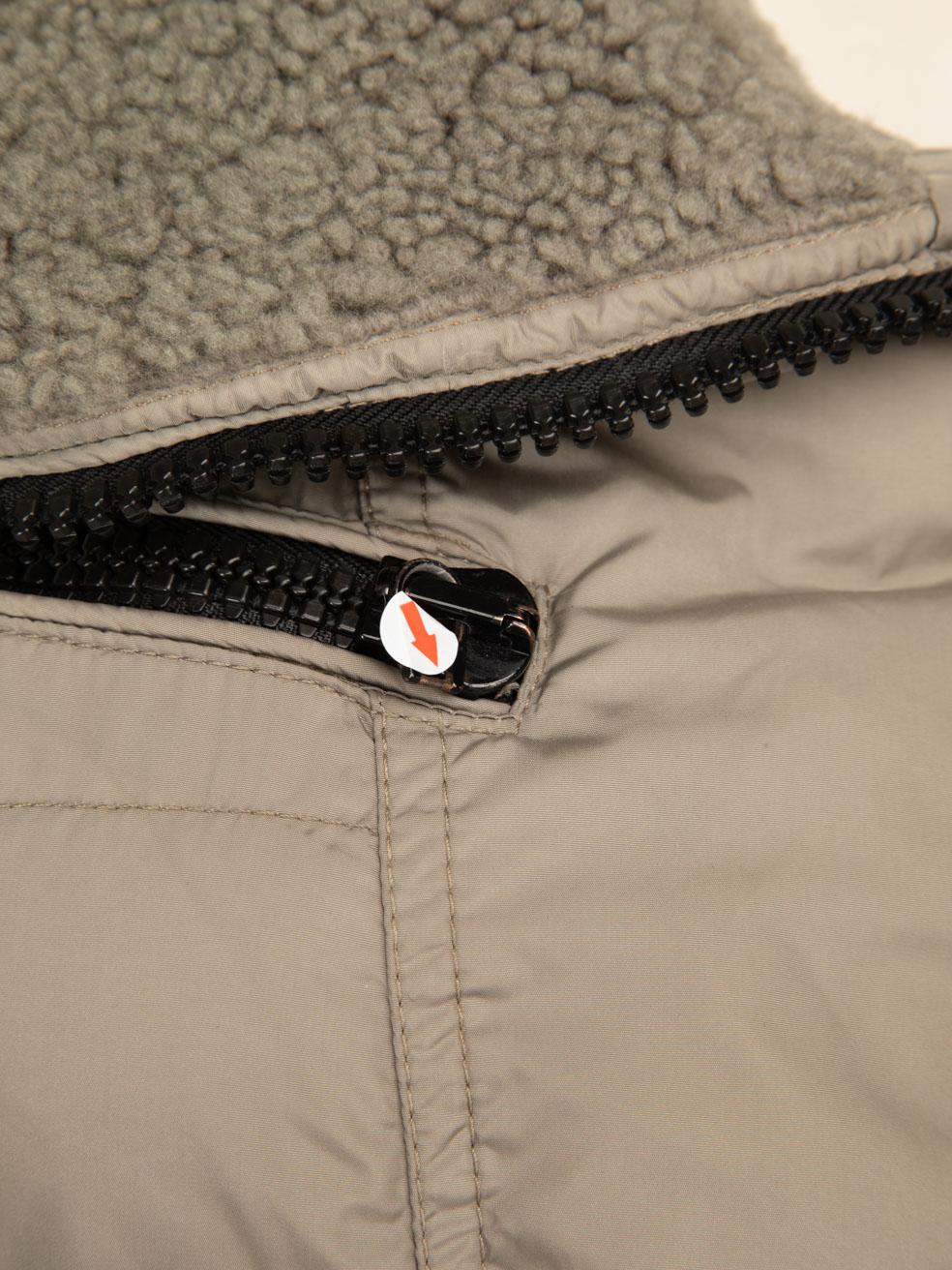 Moncler manteau gris à col en peau de mouton, taille XL en vente 3