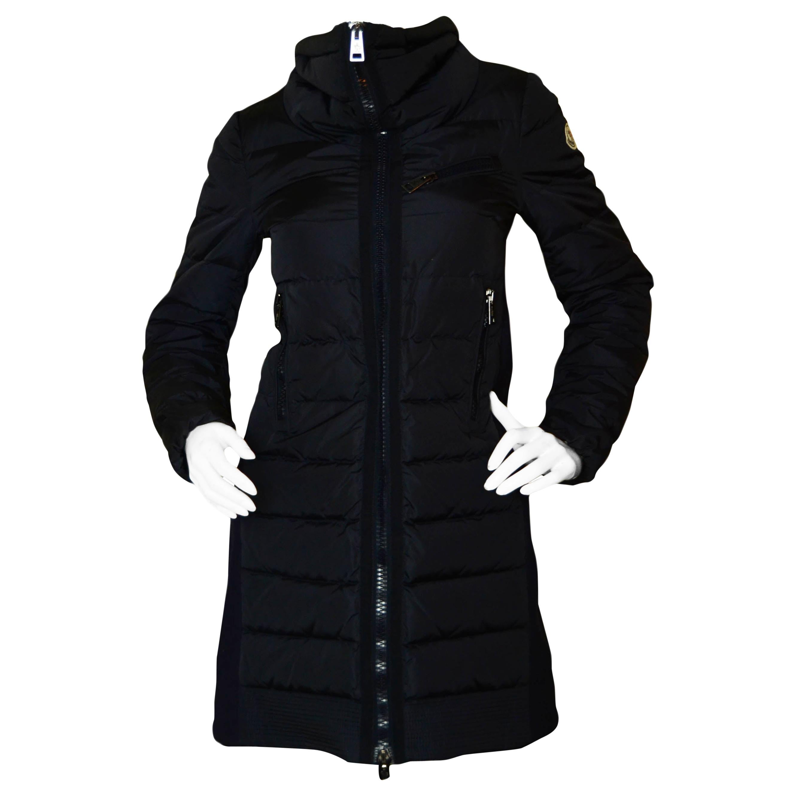 Moncler Herisse Navy Down Puffer Coat w/ Knit Inserts sz 00/ XXS For Sale  at 1stDibs