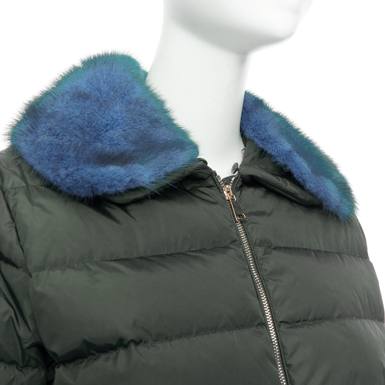 MONCLER Indis Giabotto blue fur collar khaki quilt puffer jacket Sz1
Reference: NKLL/A00453
Brand: Moncler
Model: Indis Giabotto
Material: Polyamide, Fur
Color: Blue, Green
Pattern: Solid
Closure: Zip
Lining: Green Fabric
Extra Details: Stay warm