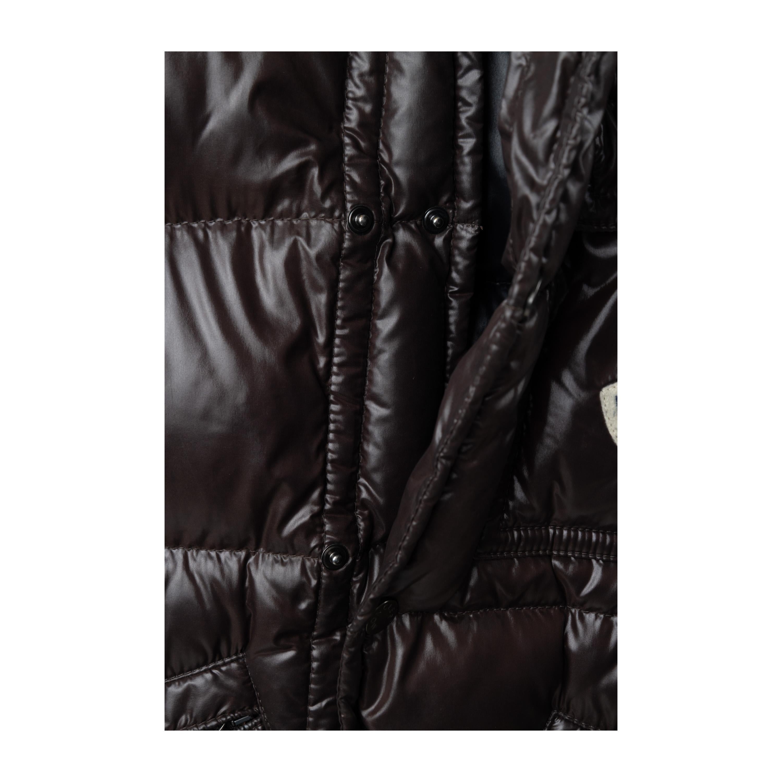 Moncler K2 Down Jacket en vente 1