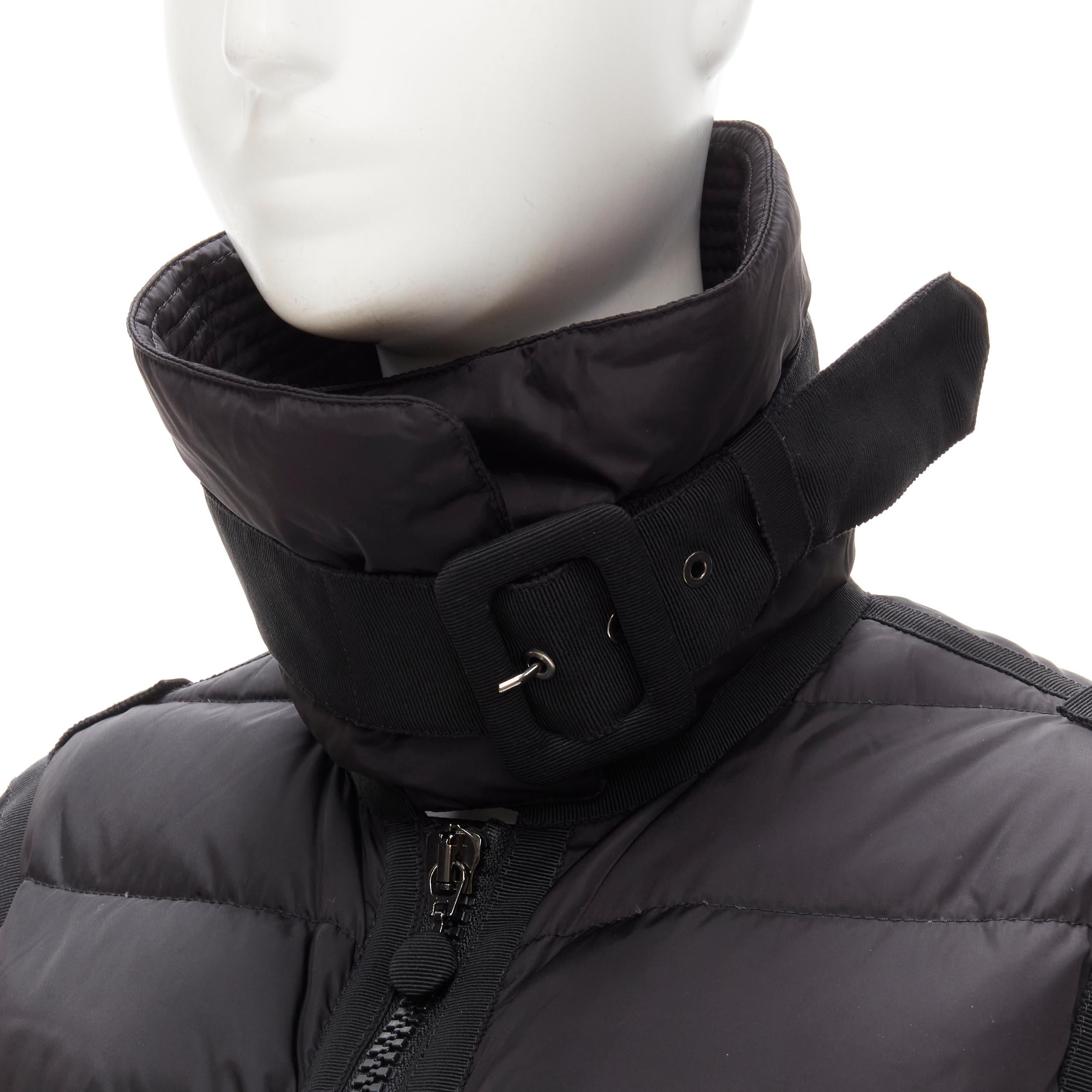 Moncler Machiko Giubbotto in nylon nero con collo trapuntato in piuma d'oca Sz 2 M.
Marchio: Moncler
Materiale: Nylon
Colore: nero
Modello: Tinta unita
Chiusura: zip
Dettaglio extra: Colletto con cuciture geometriche. Chiusura frontale con doppia