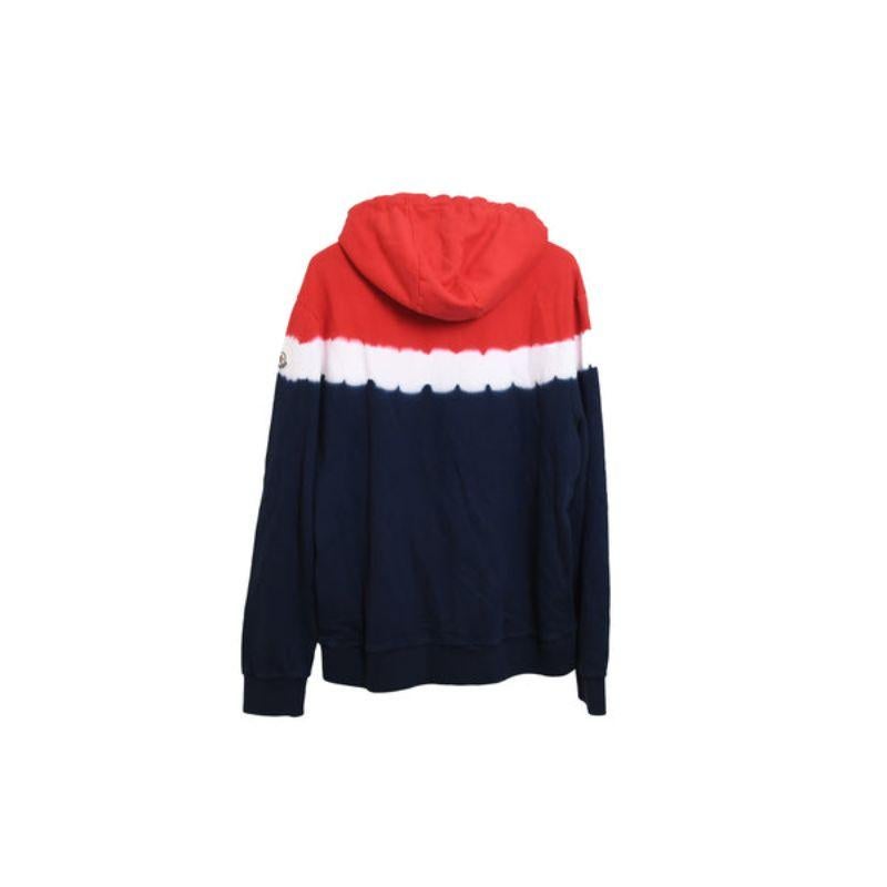 Moncler Maglia Hoodie Navy Red White, Size L

Certified Authentic
Condition: Brand New