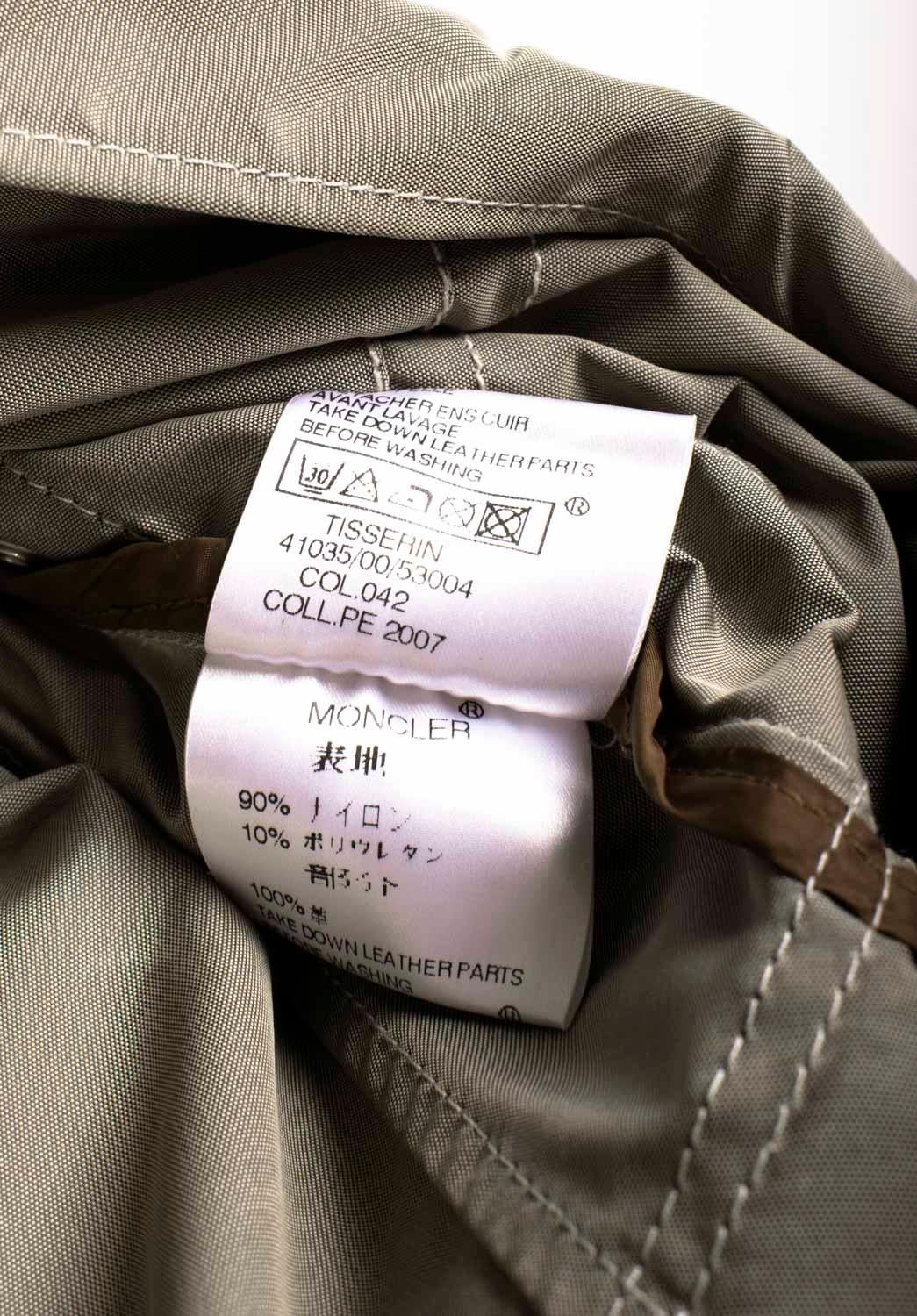 Moncler Uomo Giacca Dettagliata in Pelle Leggera Vintage Taglia 3/L in vendita 3