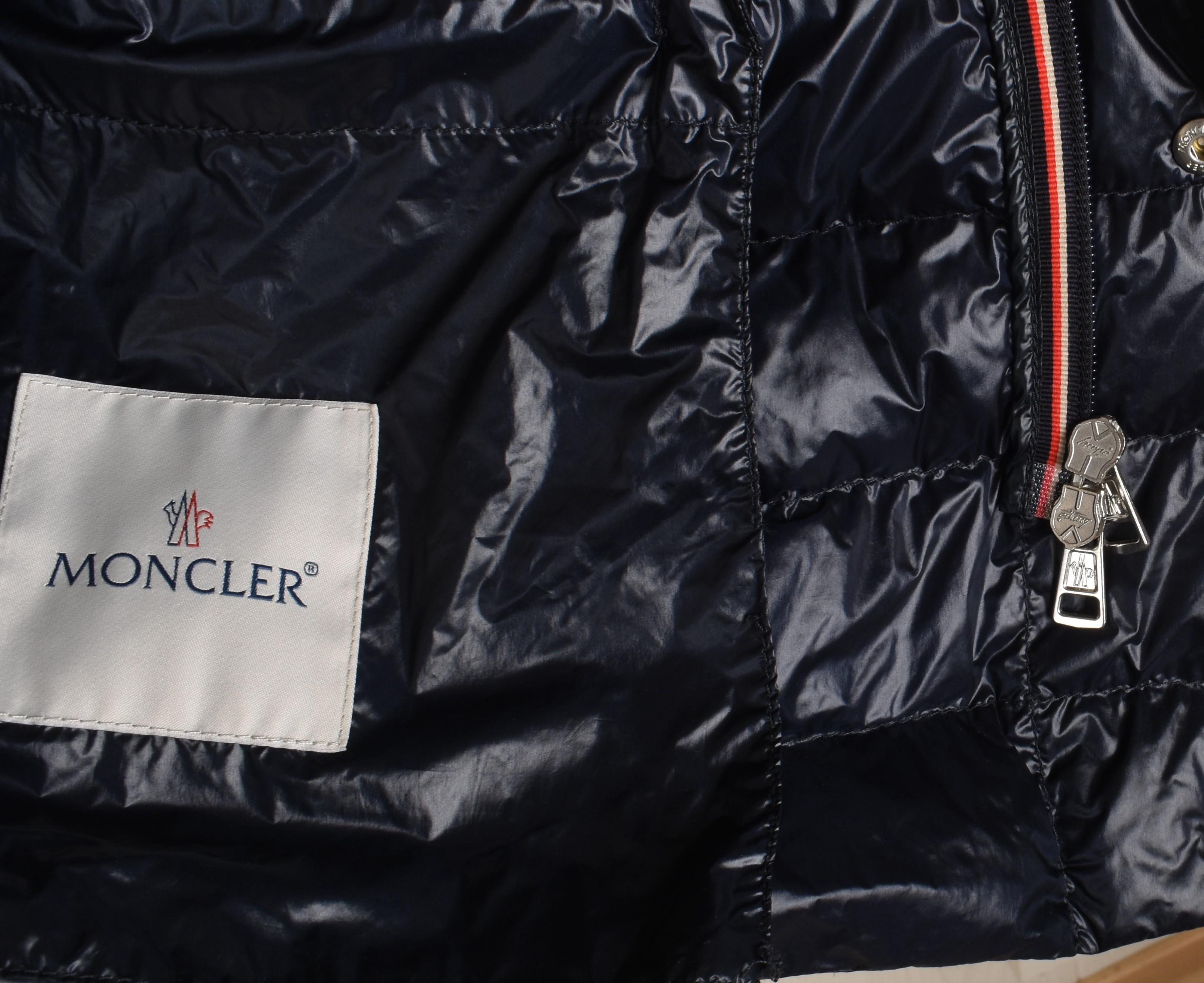 Men's Moncler Men Jacket Omer Light Down Quilted Size 3/M-L, S1437 For Sale