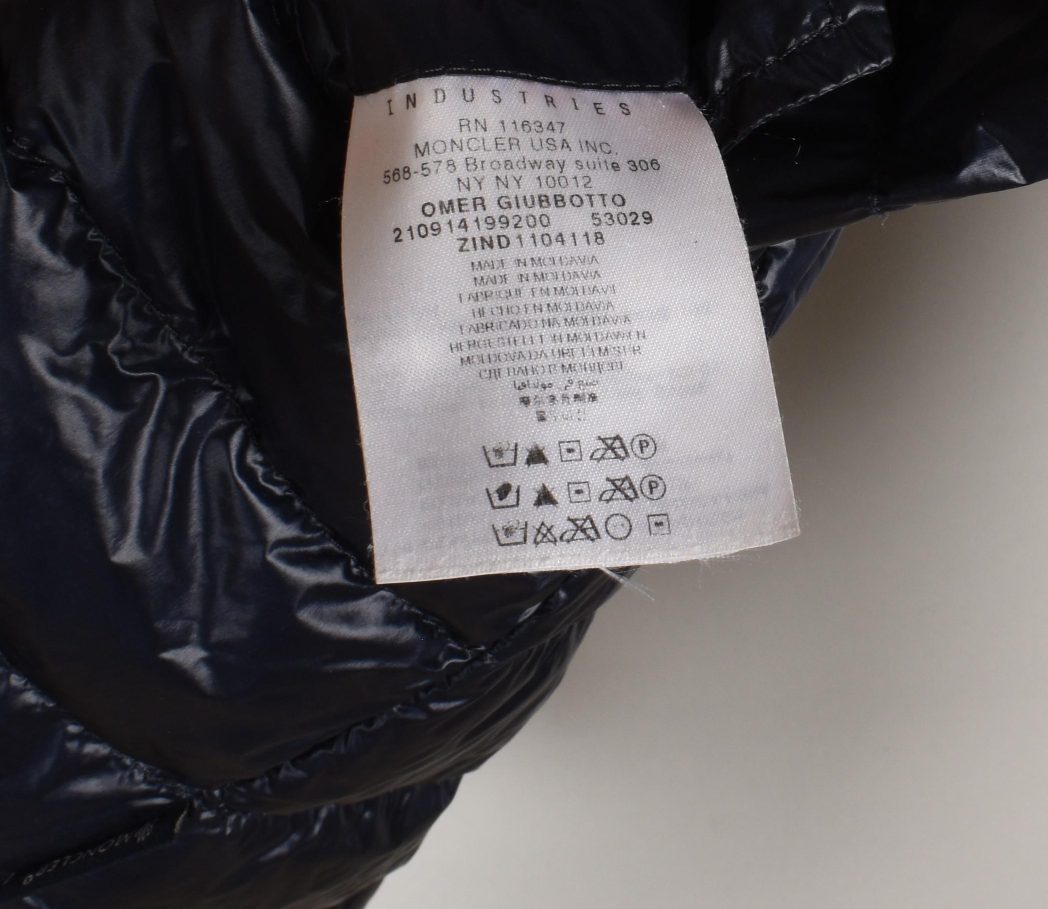Moncler Men Jacket Omer Light Down Quilted Size 3/M-L, S1437 For Sale 4
