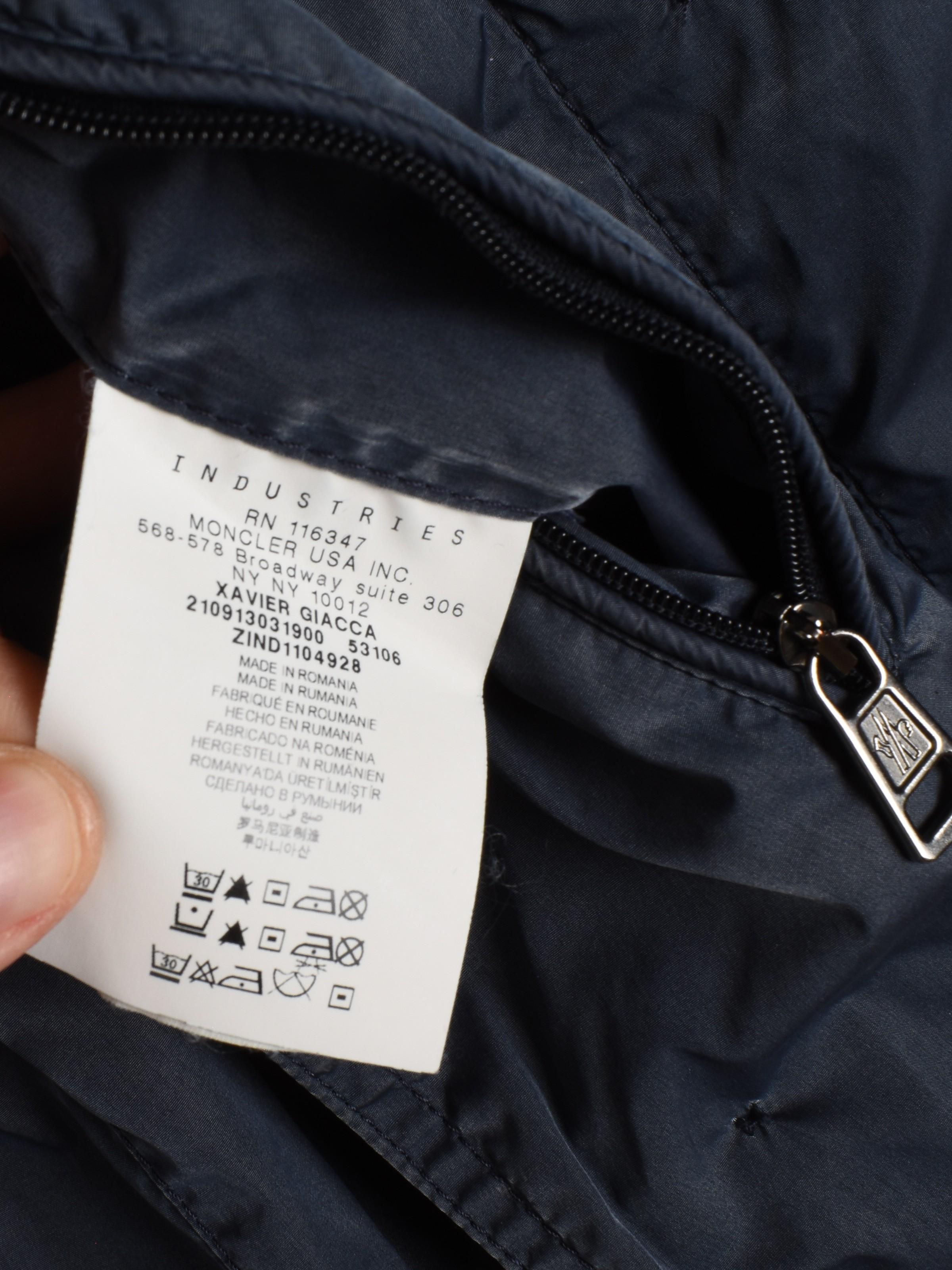 Veste Moncler Xavier Light Taille 2/M, S1377 en vente 2