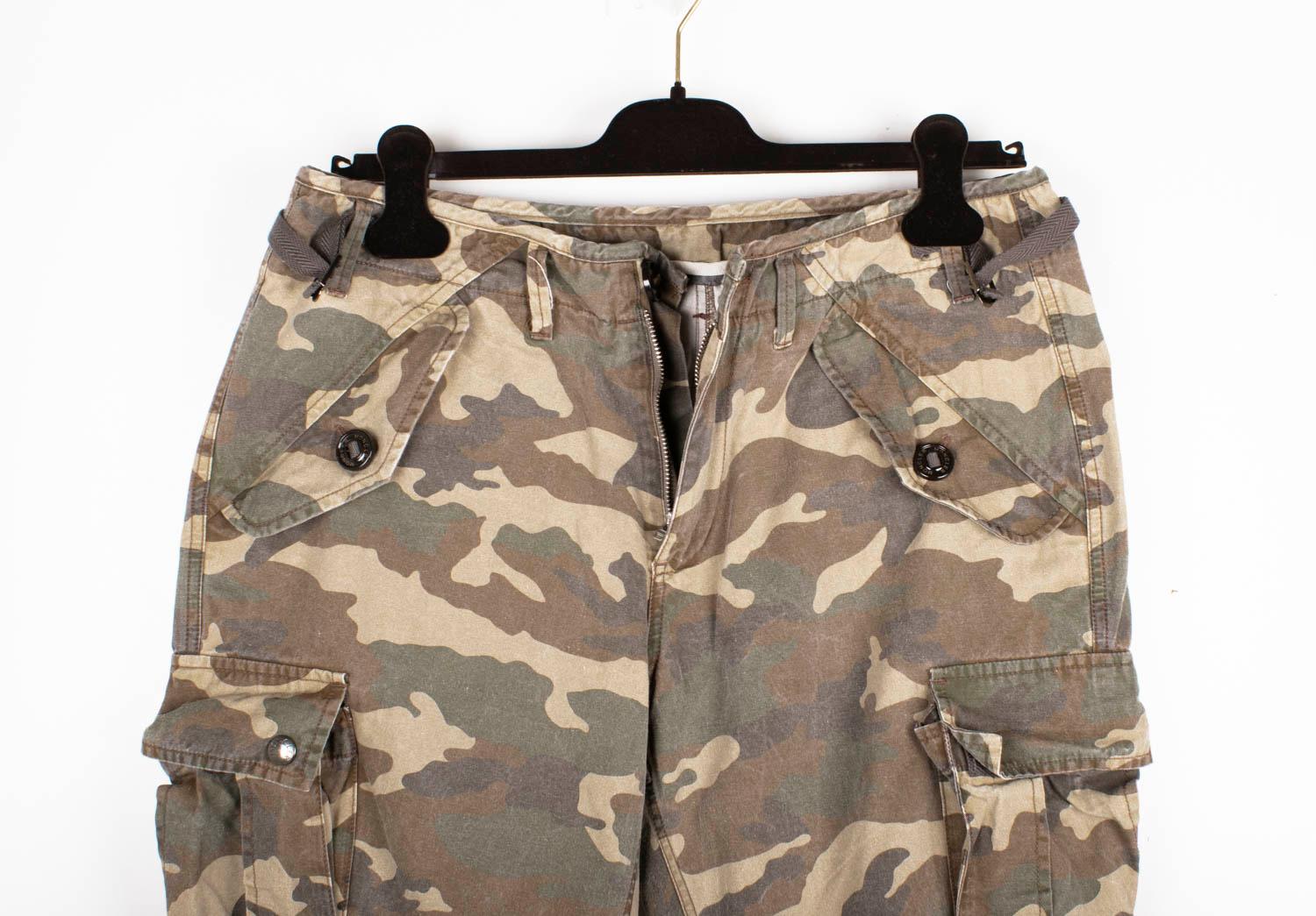 Check my other listings. Have many more designer clothes for sale. Open to any offers.
Item for sale is 100% genuine Moncler Cargo Men Pants, DU0
Color: Camo
(An actual color may a bit vary due to individual computer screen interpretation)
Material: