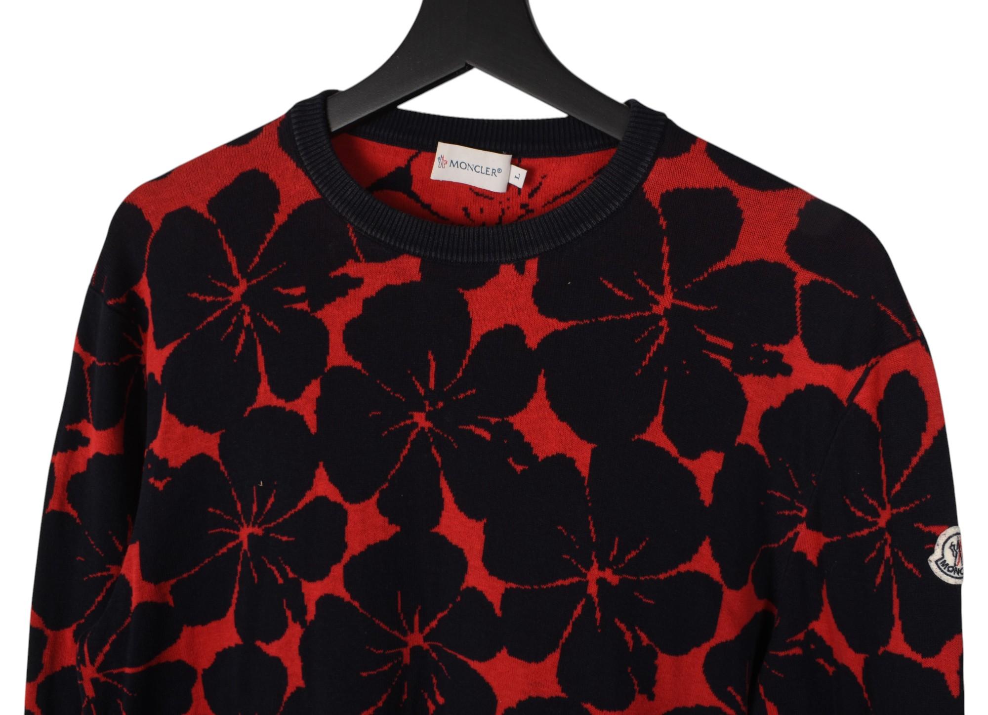 Check my other listings. Have many more designer clothes for sale. Open to any offers.
Item for sale is 100% genuine Moncler Crew Neck Men Sweater, S1414, DE0
Color: blue/red
(An actual color may a bit vary due to individual computer screen