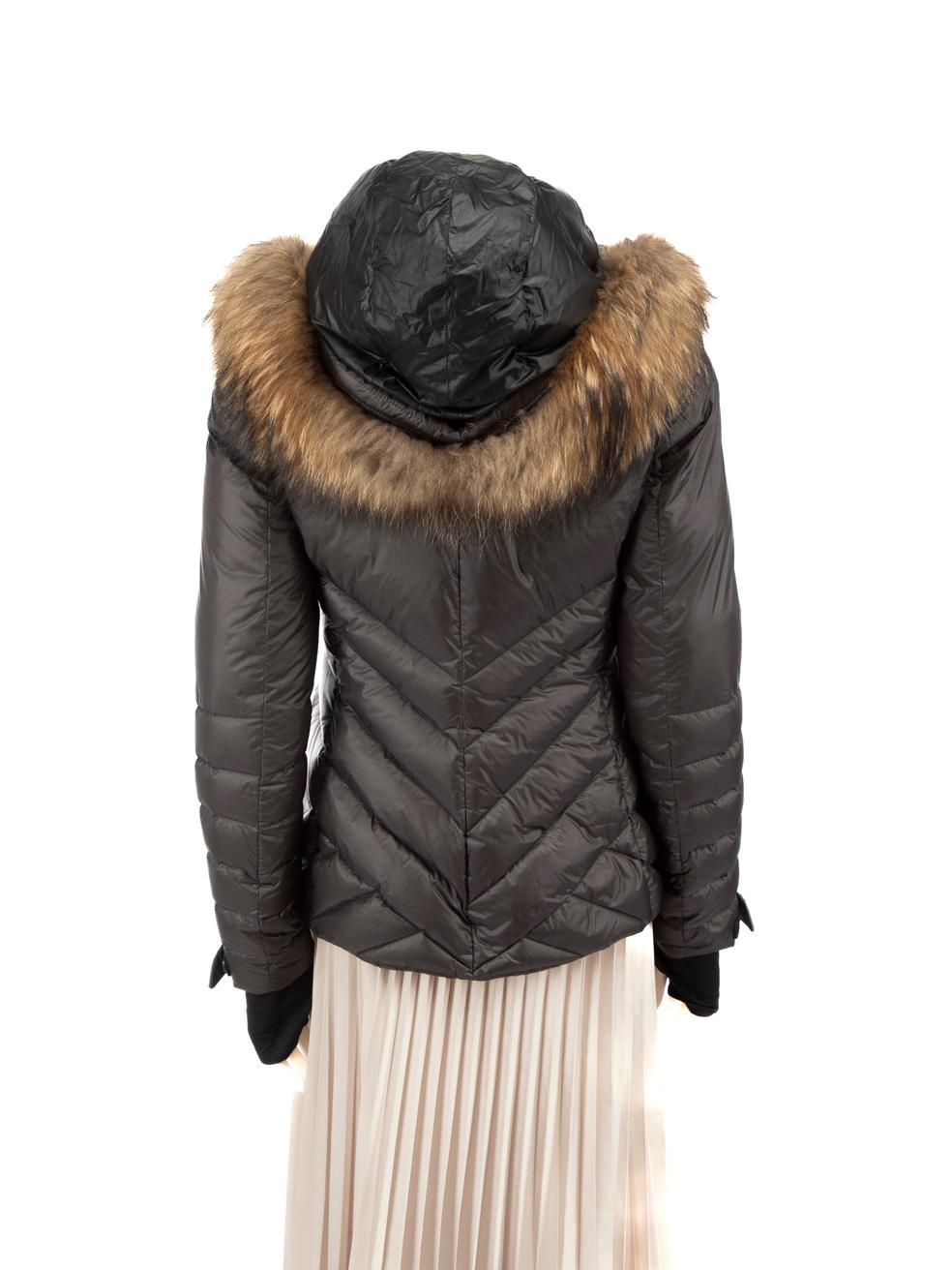 Moncler Moncler Grenoble Schwarz gesteppt Waschbär Pelz Hood Puffer Mantel Größe XS im Zustand „Gut“ im Angebot in London, GB