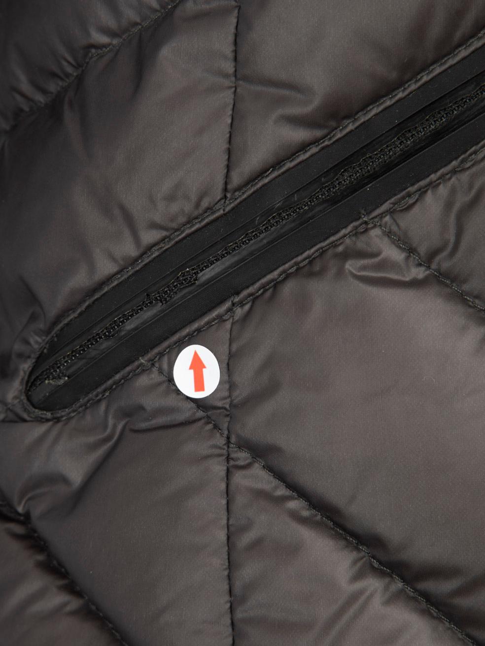 Moncler Moncler Grenoble nero trapuntato con cappuccio in pelliccia di procione taglia XS in vendita 2