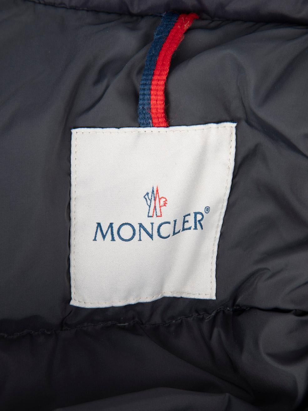 Moncler Manteau long à capuche détachable bleu marine, taille M en vente 5