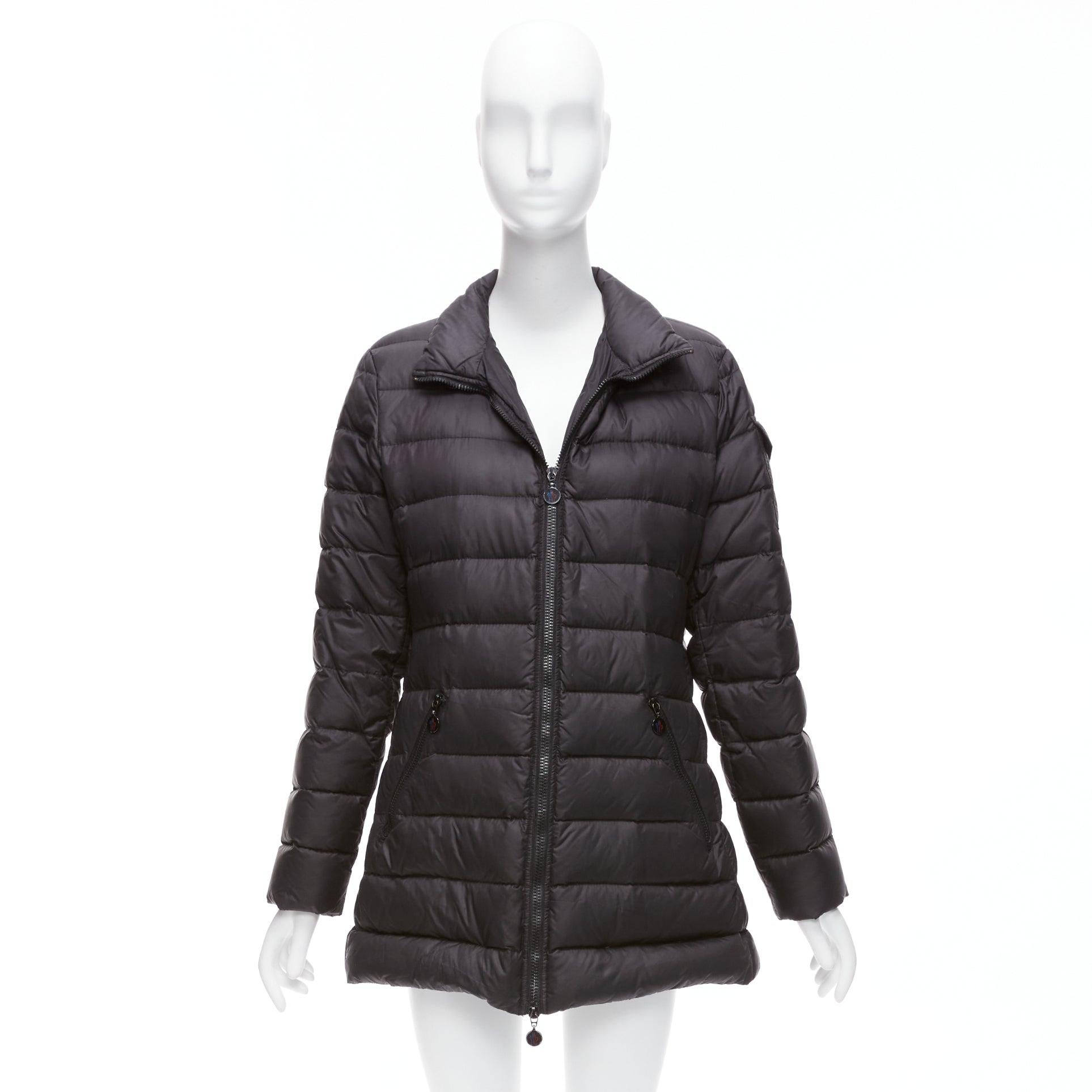 Moncler Norme Afnor nero trapuntato con zip davanti al cappotto A line Sz3 L. in vendita 5