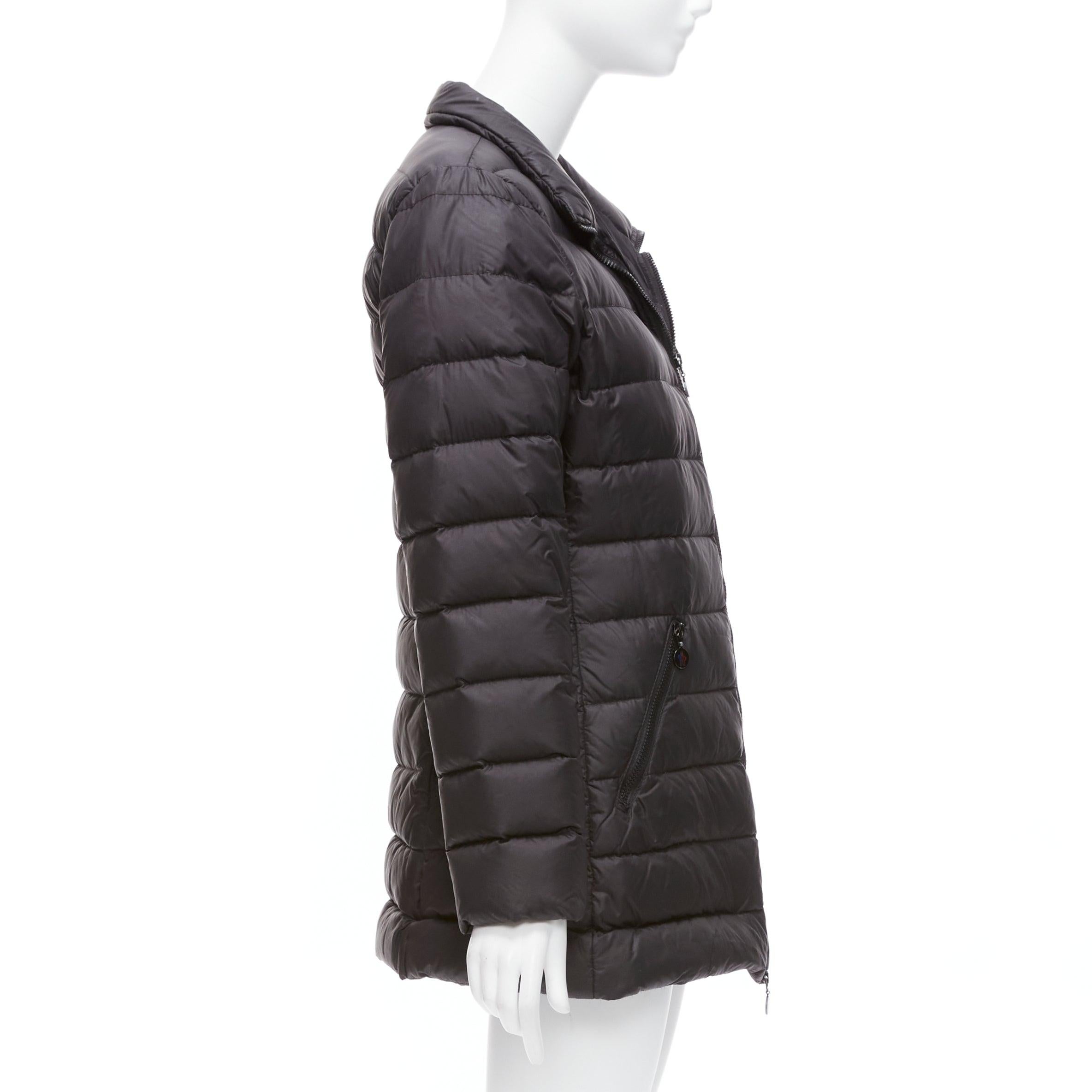 Donna Moncler Norme Afnor nero trapuntato con zip davanti al cappotto A line Sz3 L. in vendita