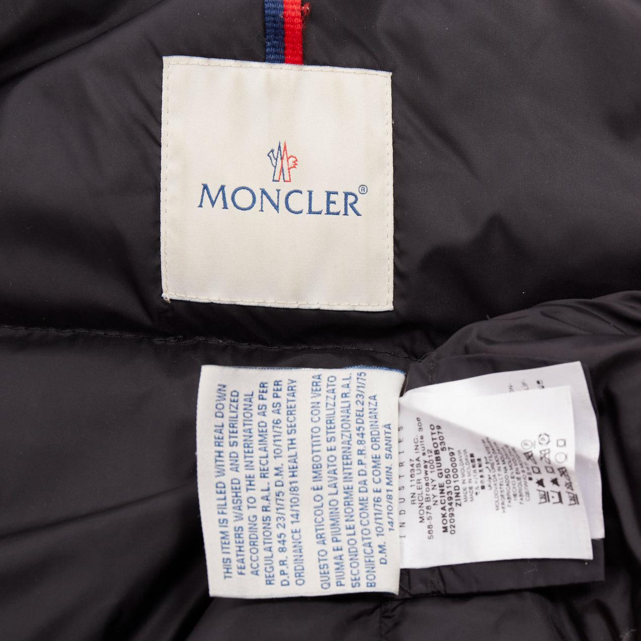 Moncler Norme Afnor nero trapuntato con zip davanti al cappotto A line Sz3 L. in vendita 4