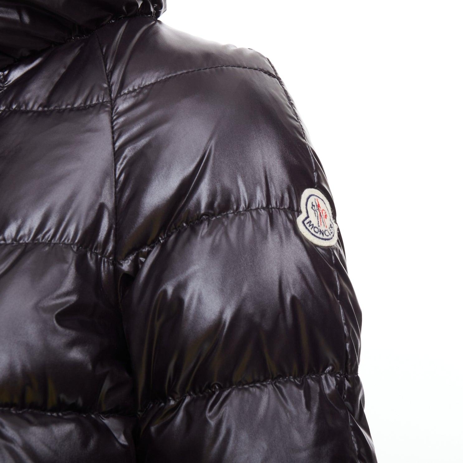 Moncler Norme Afnor G32-003 noir nylon layered high neck puffer jacket top Sz.0 XS
Référence : SNKO/A00535
Marque : Moncler
Modèle : G32-003
Collectional : Norme Afnor
MATERIAL : Nylon
Couleur : Noir
Motif : Solide
Fermeture : Zip
Doublure : Tissu