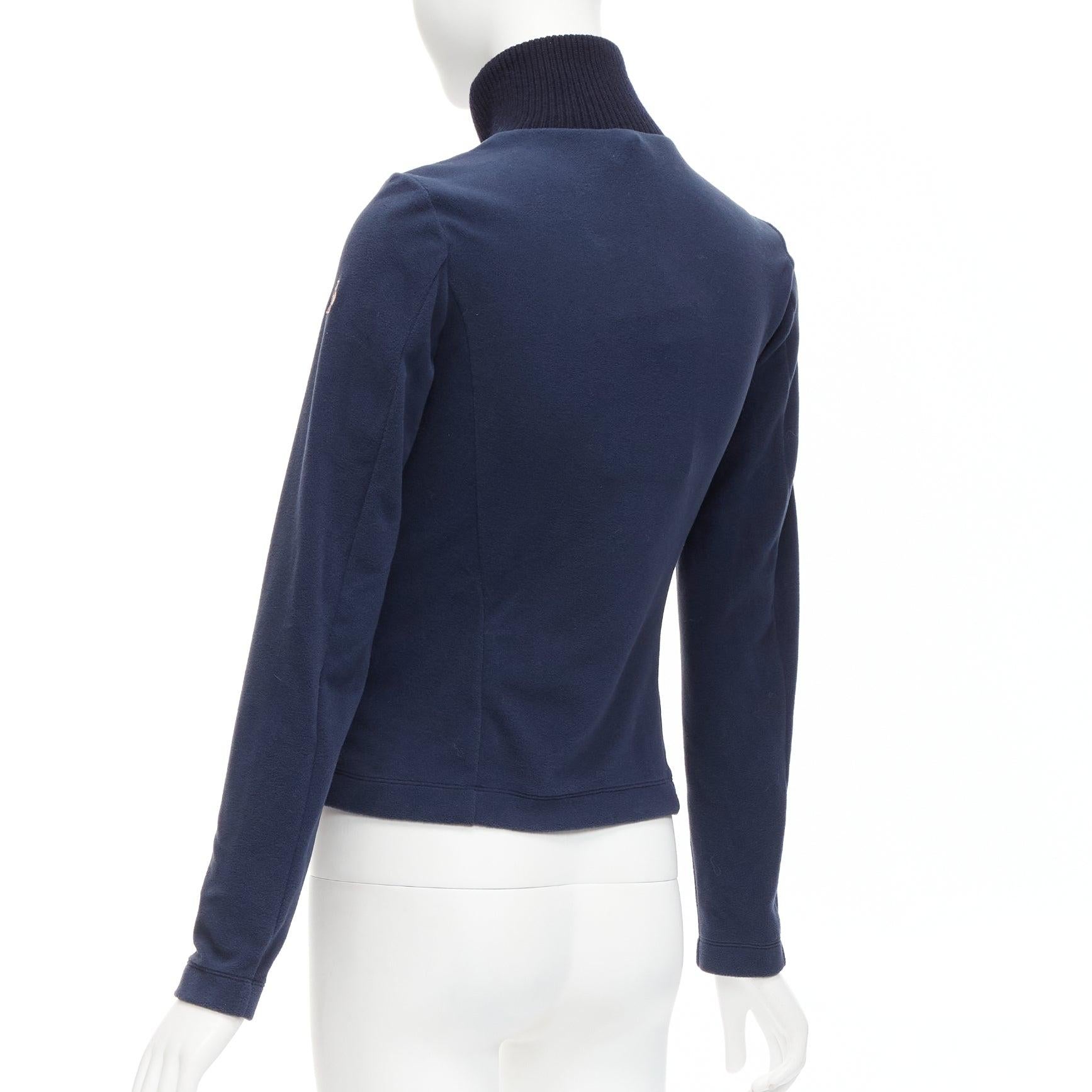 MONCLER Norme Afnor navy directional stitch by Stitch by Stitch, veste ajustée rembourrée en duvet d'oie en vente 2