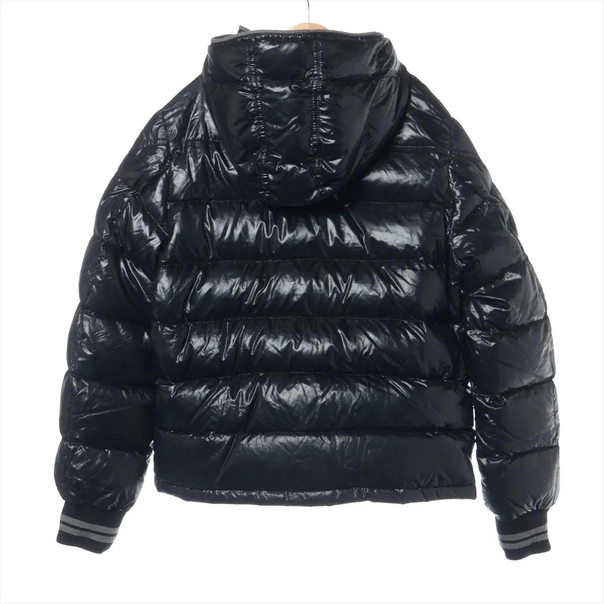 Moncler Nylon Down Jacket Black In Good Condition For Sale In Humacao, PR