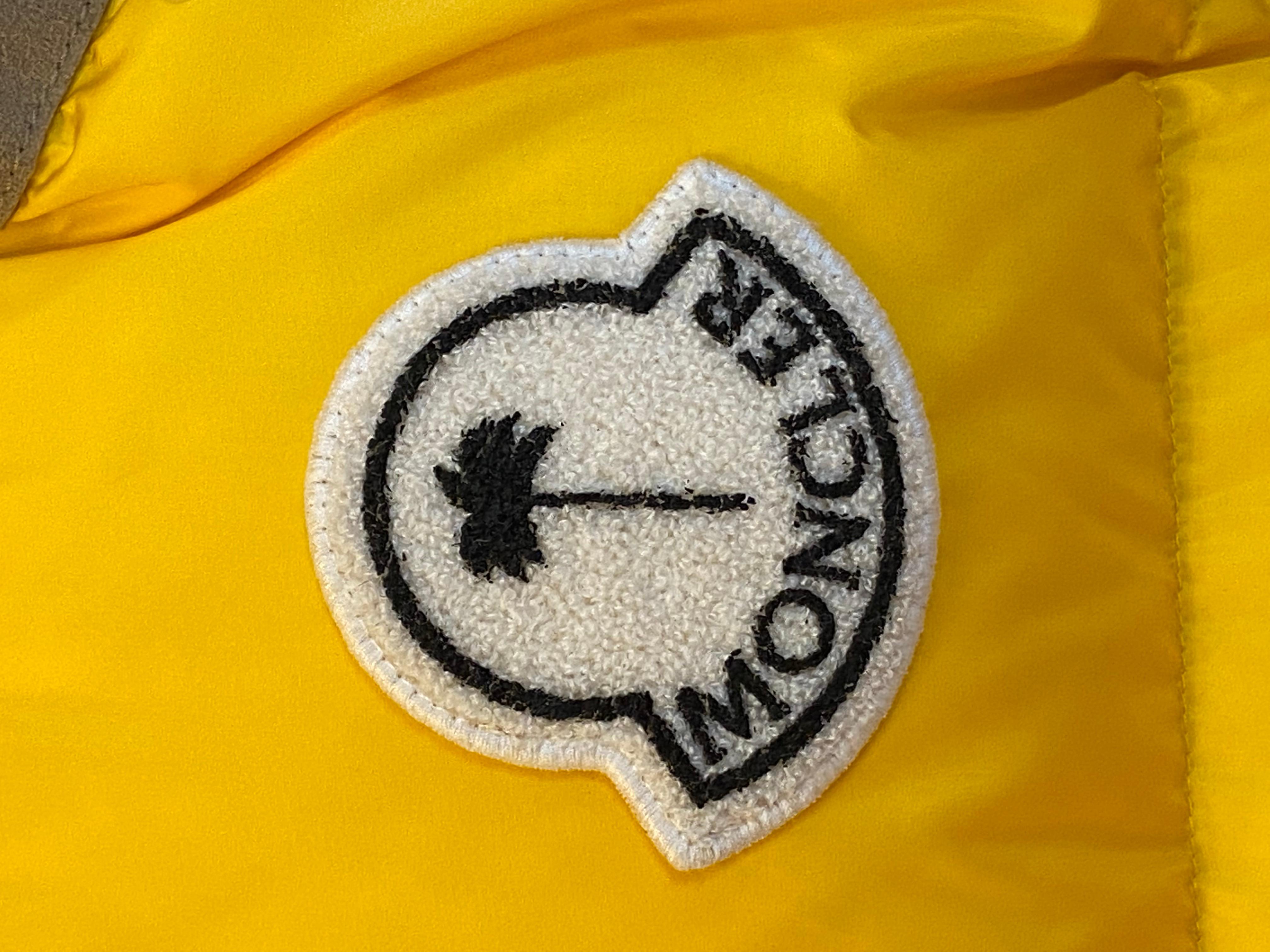 Jaune Moncler - Veste jaune et brun clair à col montant et fermeture éclair « Palam Angels » en vente