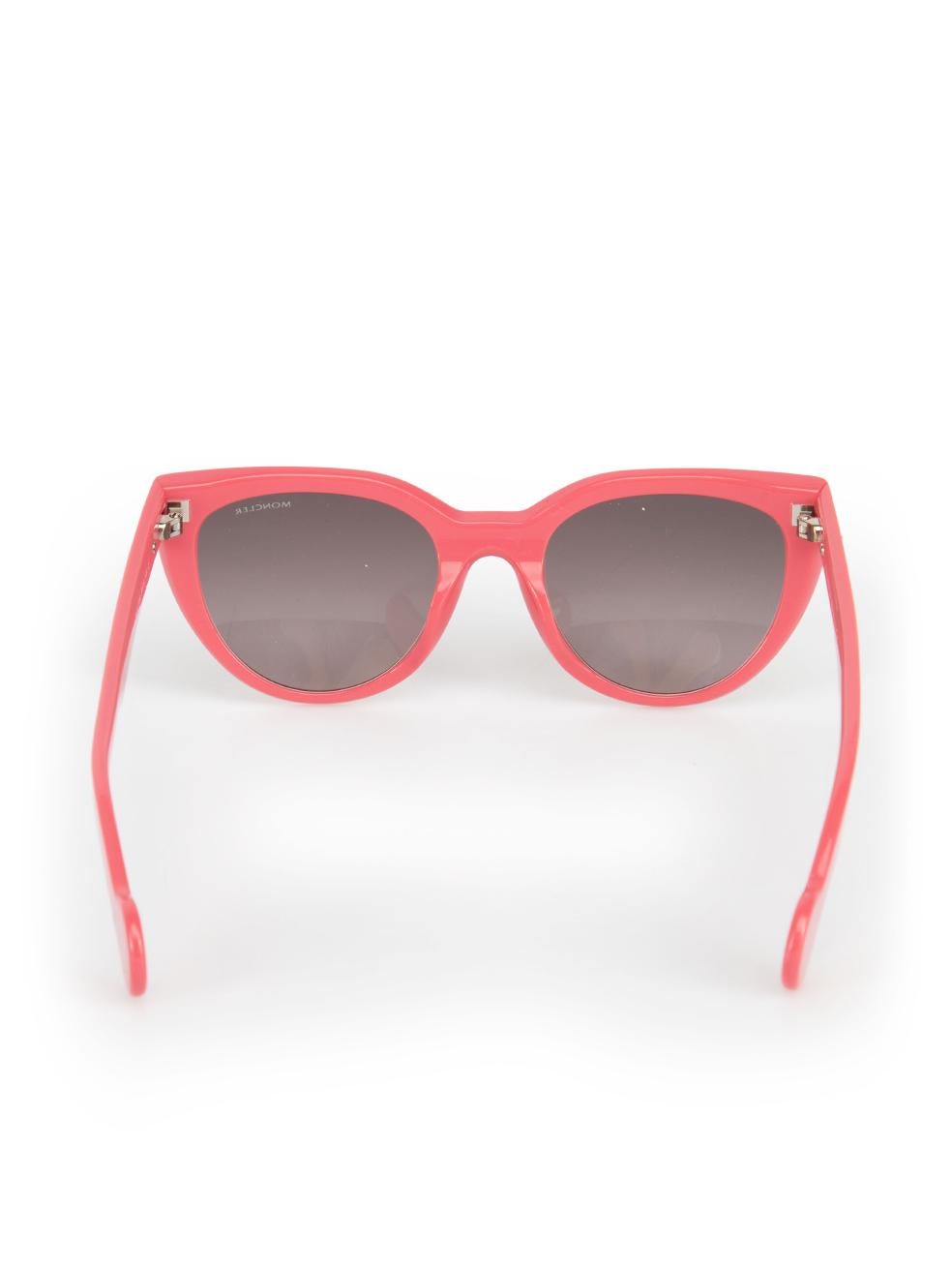 Moncler Pink Cat Eye Gradient Sunglasses In New Condition In London, GB