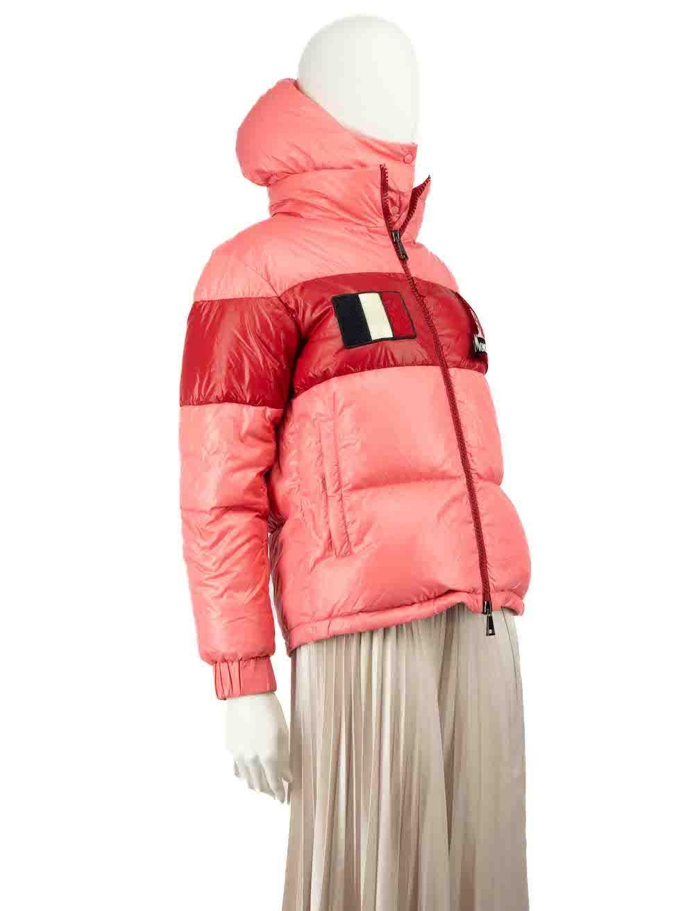 CONDITION is Very good. Hardly any visible wear to jacket is evident on this used Moncler designer resale item.
 
 
 
 Details
 
 
 Model: Gary
 
 Pink
 
 Synthetic
 
 Puffer jacket
 
 Goose down
 
 Detachable hood
 
 Red colour block
 
 Zip