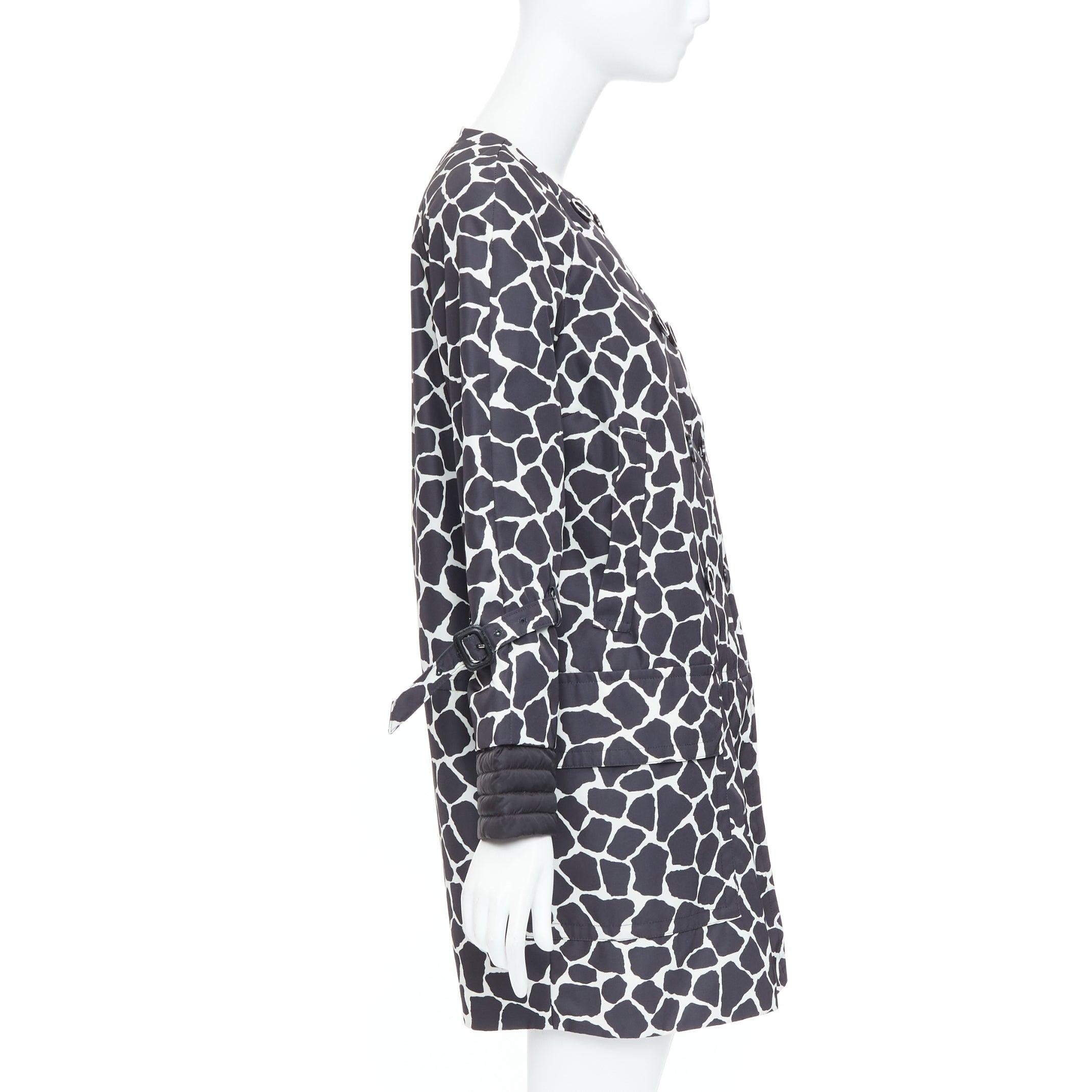 De las mujeres MONCLER Premiere Chagall Giubotto Chaqueta de plumón negra con estampado de manchas de jirafa Sz1 en venta