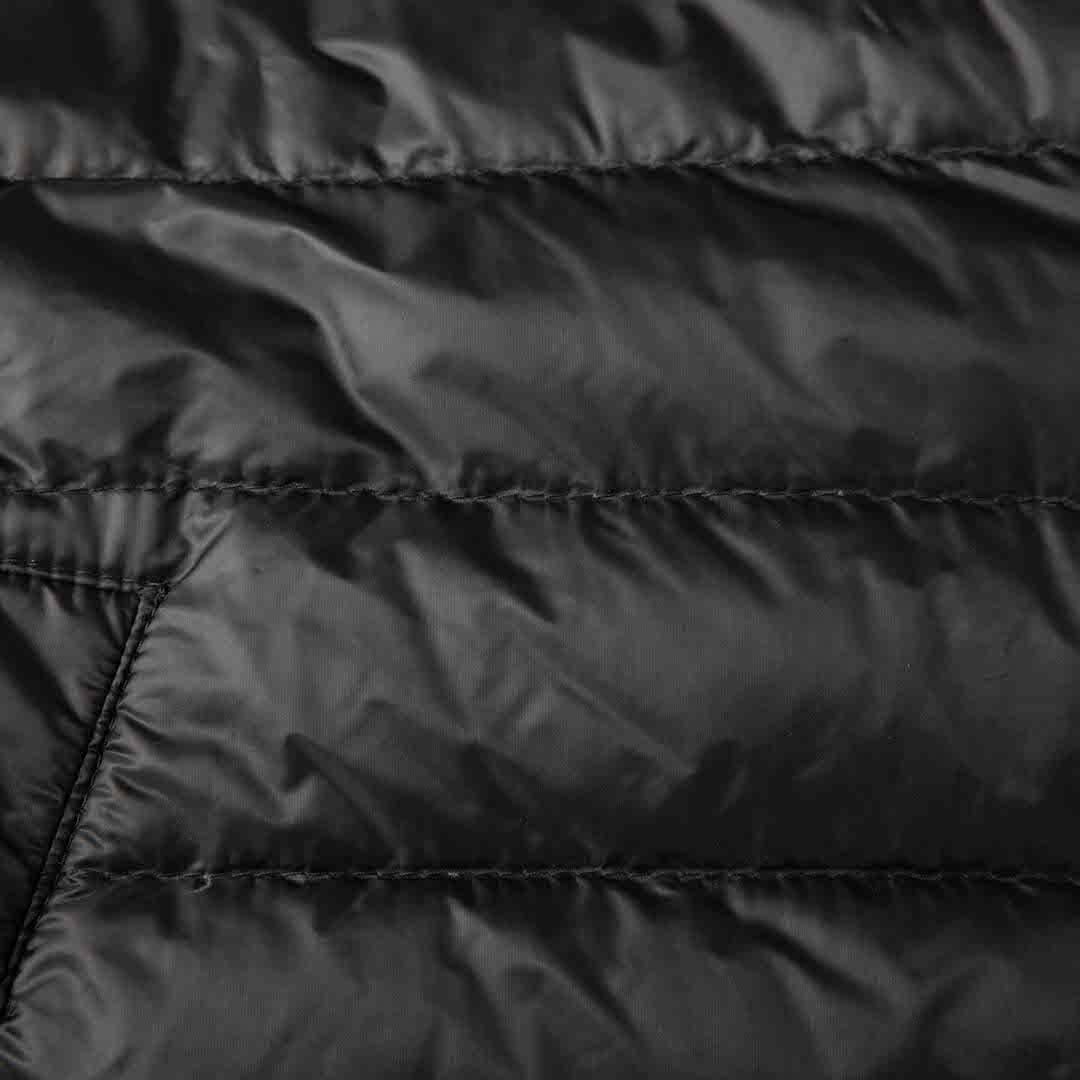 Moncler gesteppte Bomberjacke Größe XS im Zustand „Gut“ im Angebot in London, GB
