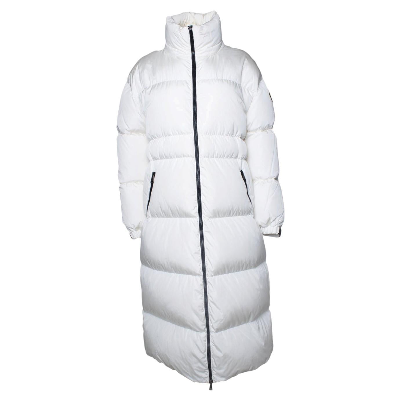Moncler, Abrigo acolchado blanco en venta