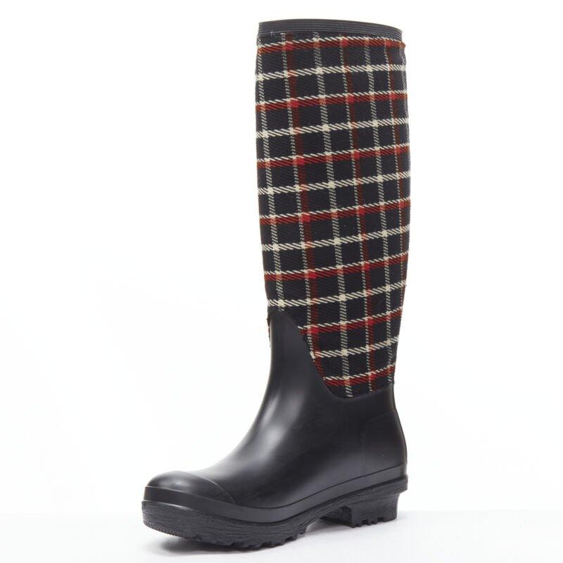 MONCLER red black plaid check black rubber wellington rain boots EU39 In Excellent Condition For Sale In Hong Kong, NT