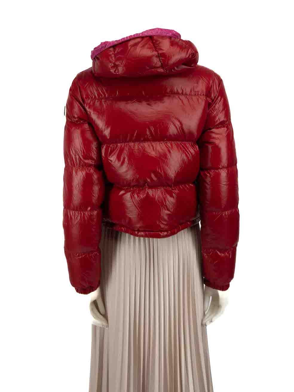 Moncler Red Hooded Puffer Goose Down Coat Size M In Good Condition For Sale In London, GB