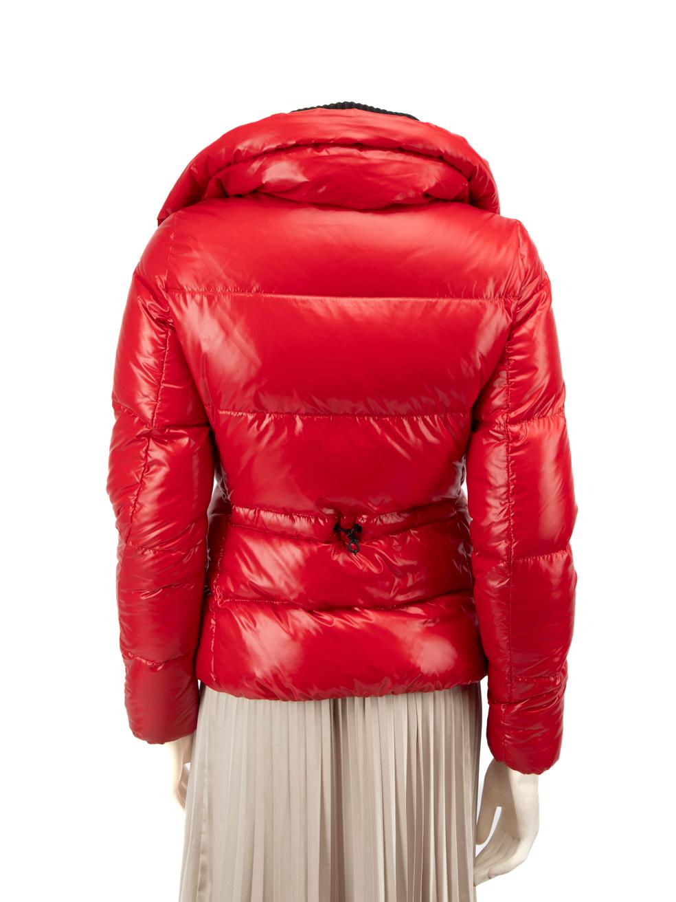 Moncler Abrigo Puffer Indre Rojo Talla L en Bueno estado para la venta en London, GB