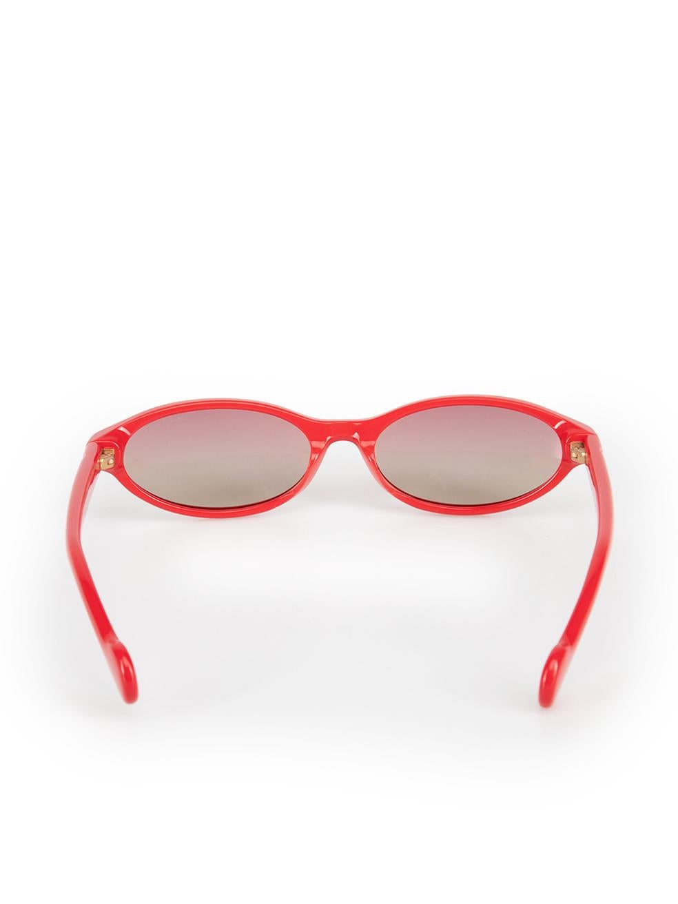 Gafas de sol Moncler rojas ovaladas degradadas en Nuevo estado para la venta en London, GB