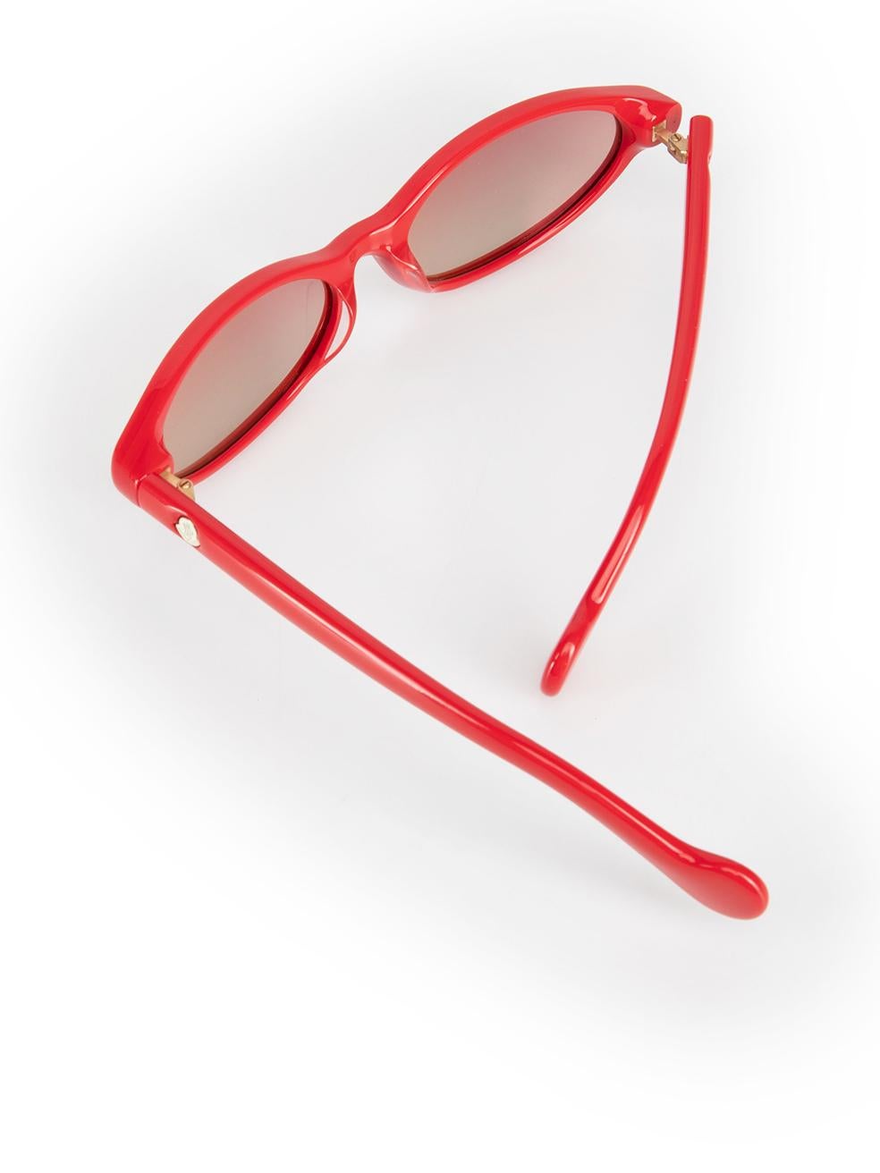 Moncler Red Oval Gradient Sunglasses For Sale 1